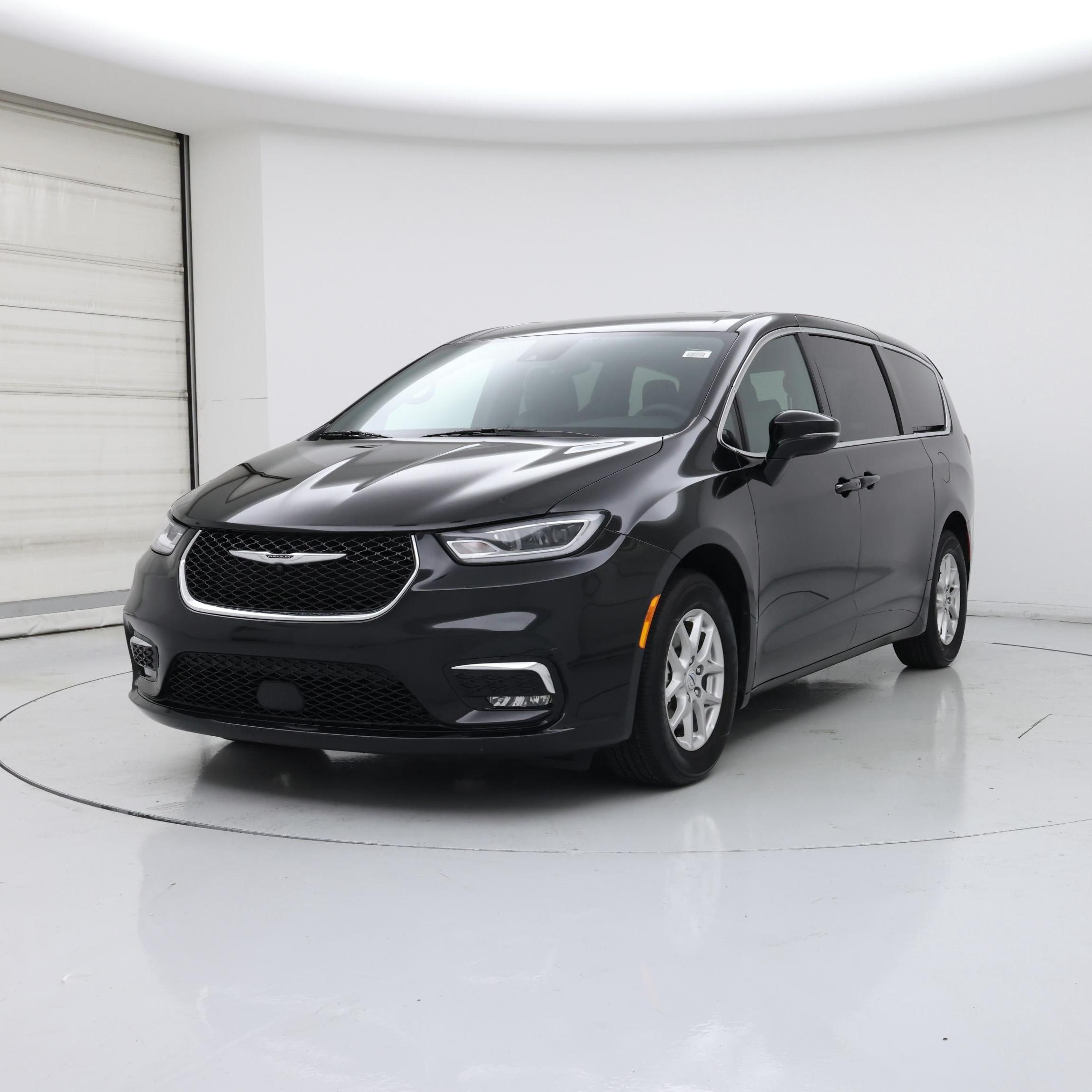 Thumbnail: 2025 Chrysler Pacifica - 4