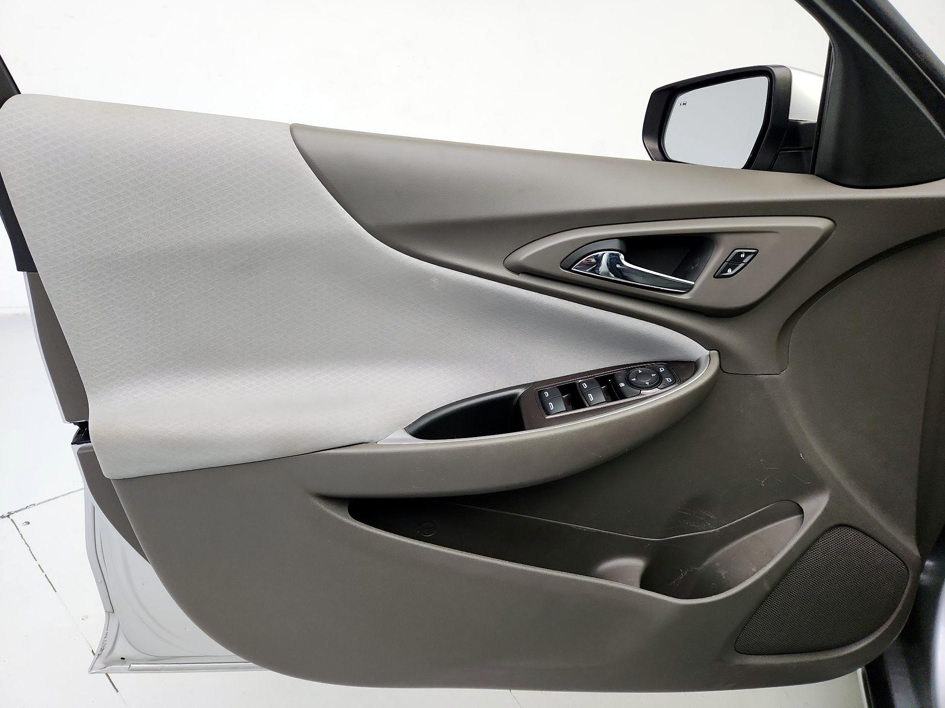 Thumbnail: 2022 Chevrolet Malibu - 12
