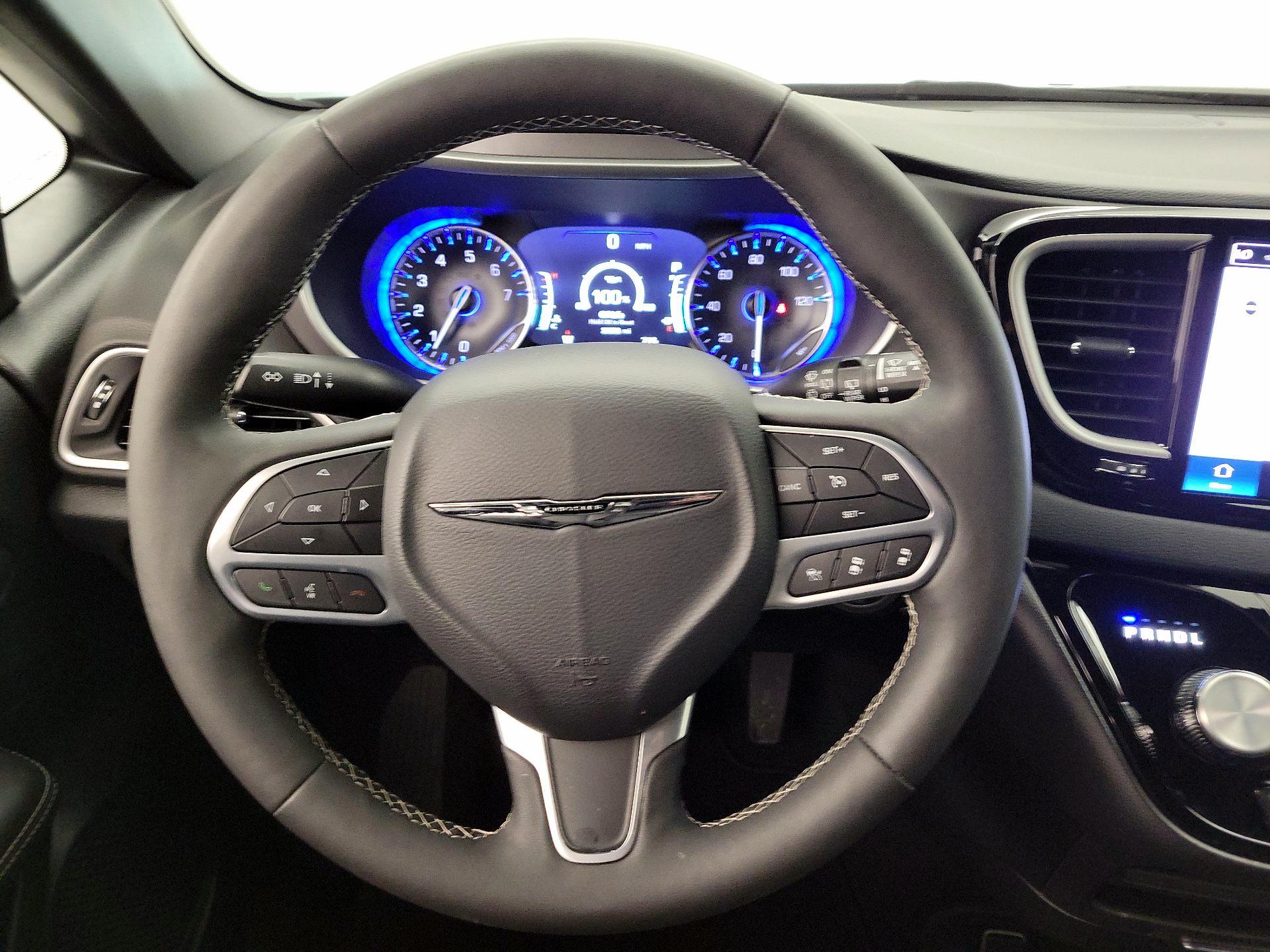 Thumbnail: 2025 Chrysler Pacifica - 10