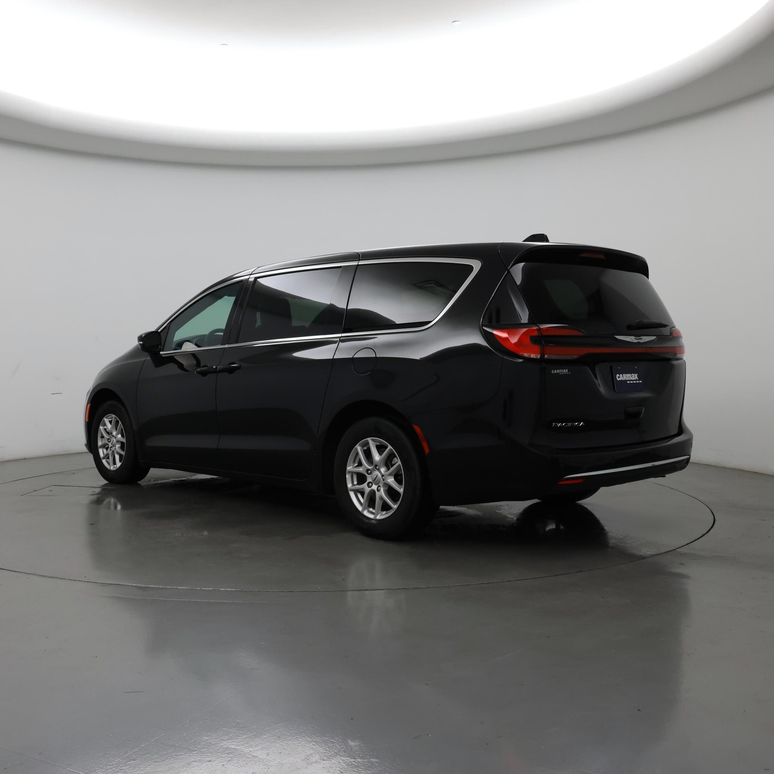 Thumbnail: 2025 Chrysler Pacifica - 2
