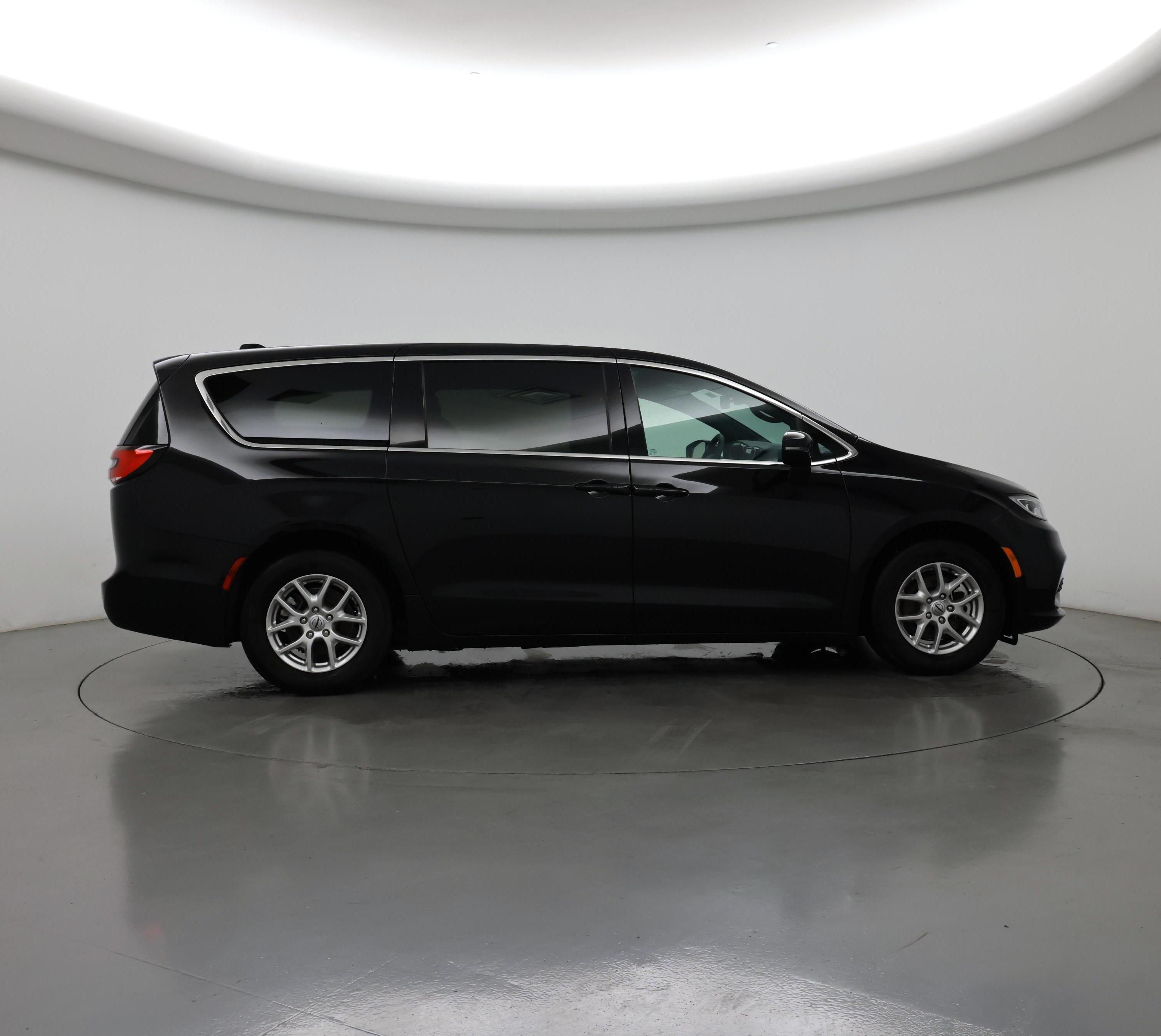 Thumbnail: 2025 Chrysler Pacifica - 7