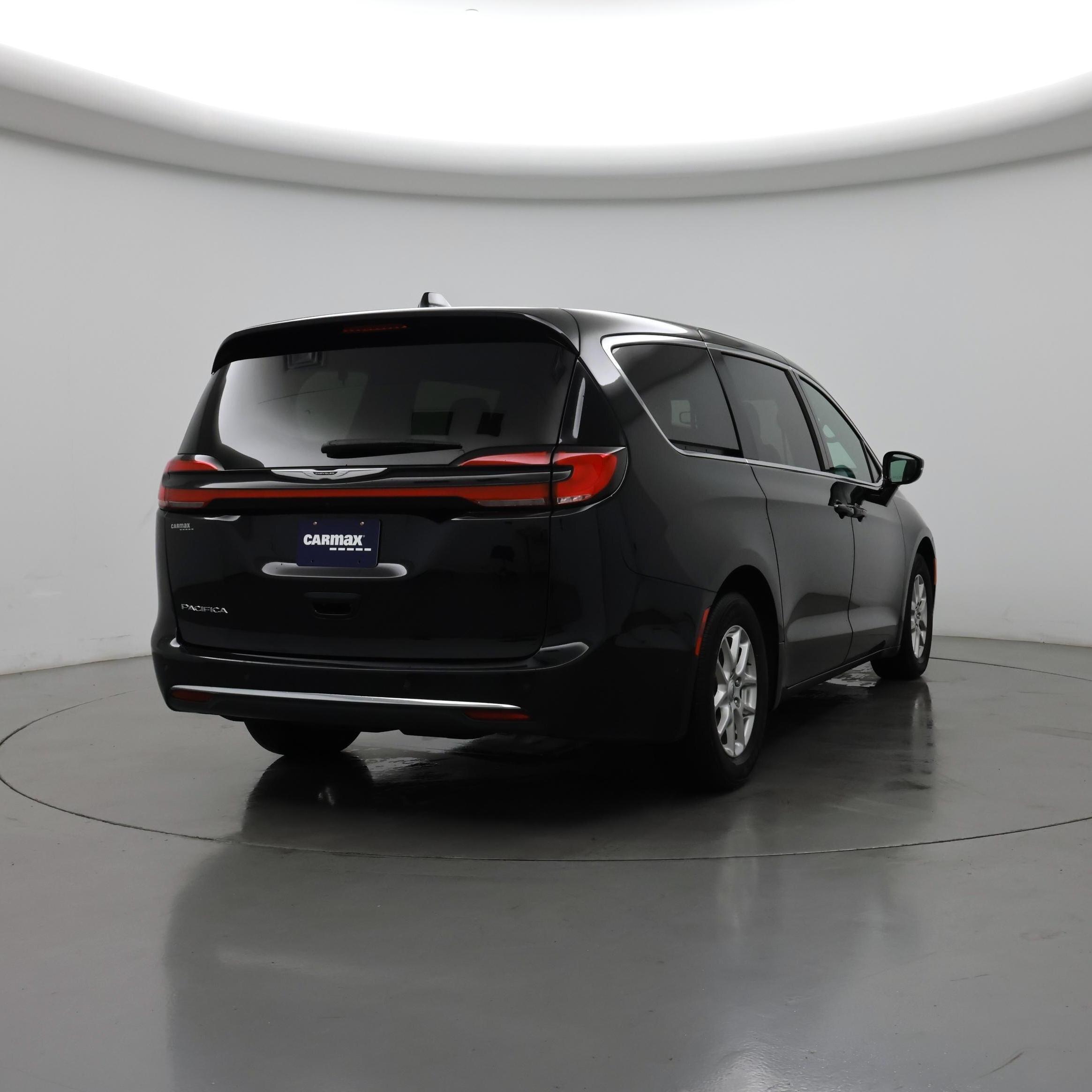 Thumbnail: 2025 Chrysler Pacifica - 8