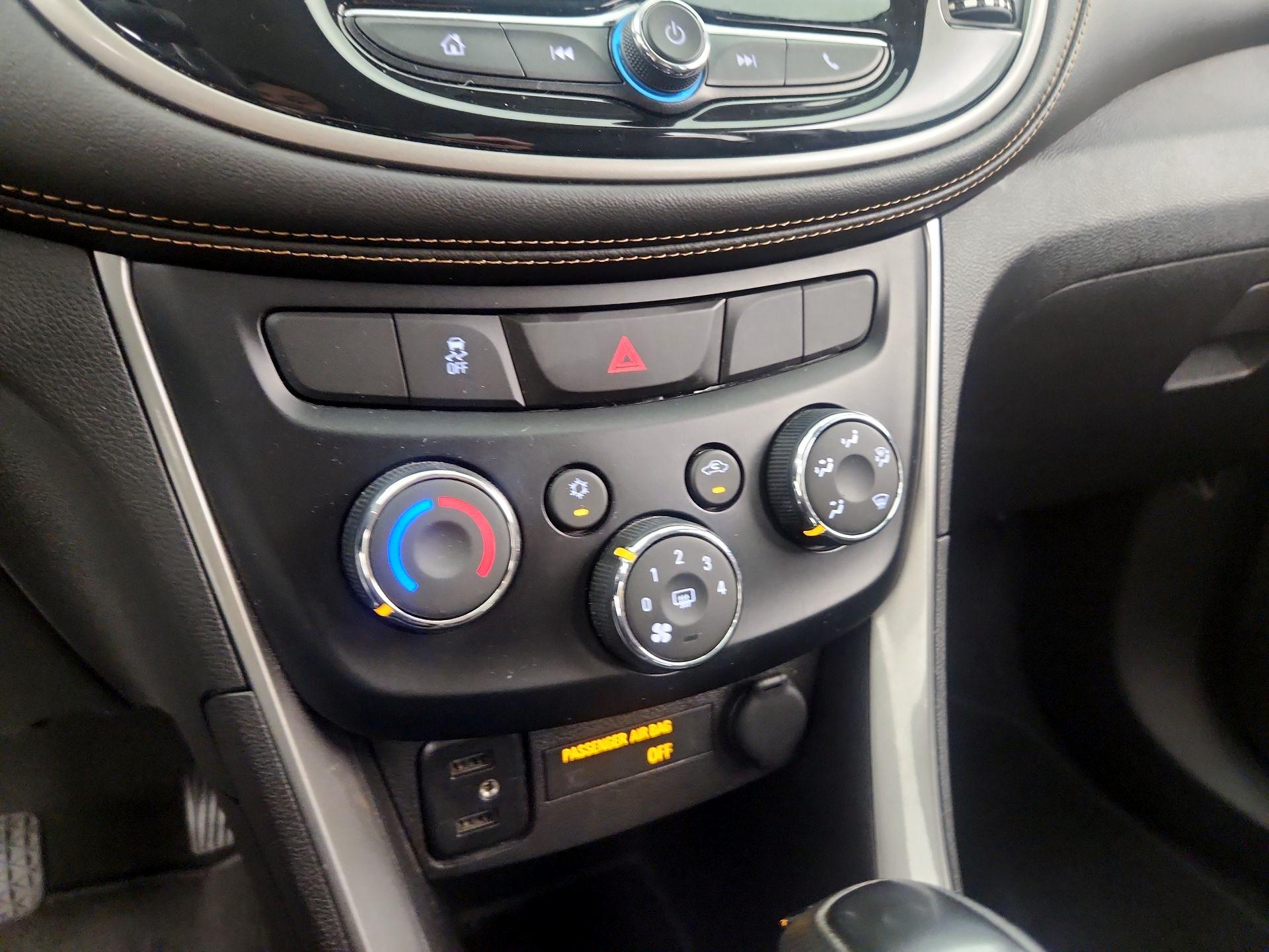 Thumbnail: 2020 Chevrolet Trax - 16