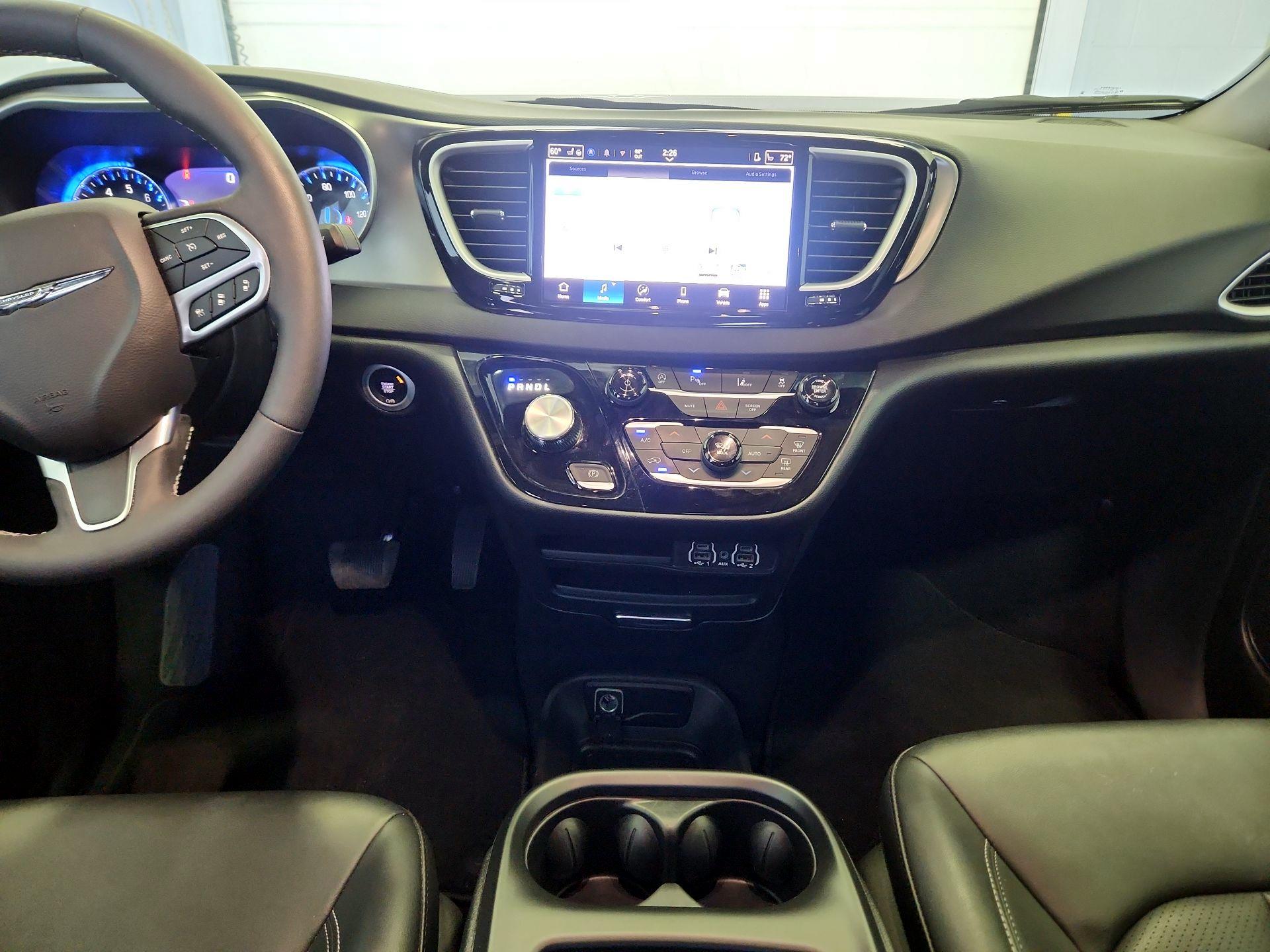 Thumbnail: 2025 Chrysler Pacifica - 9