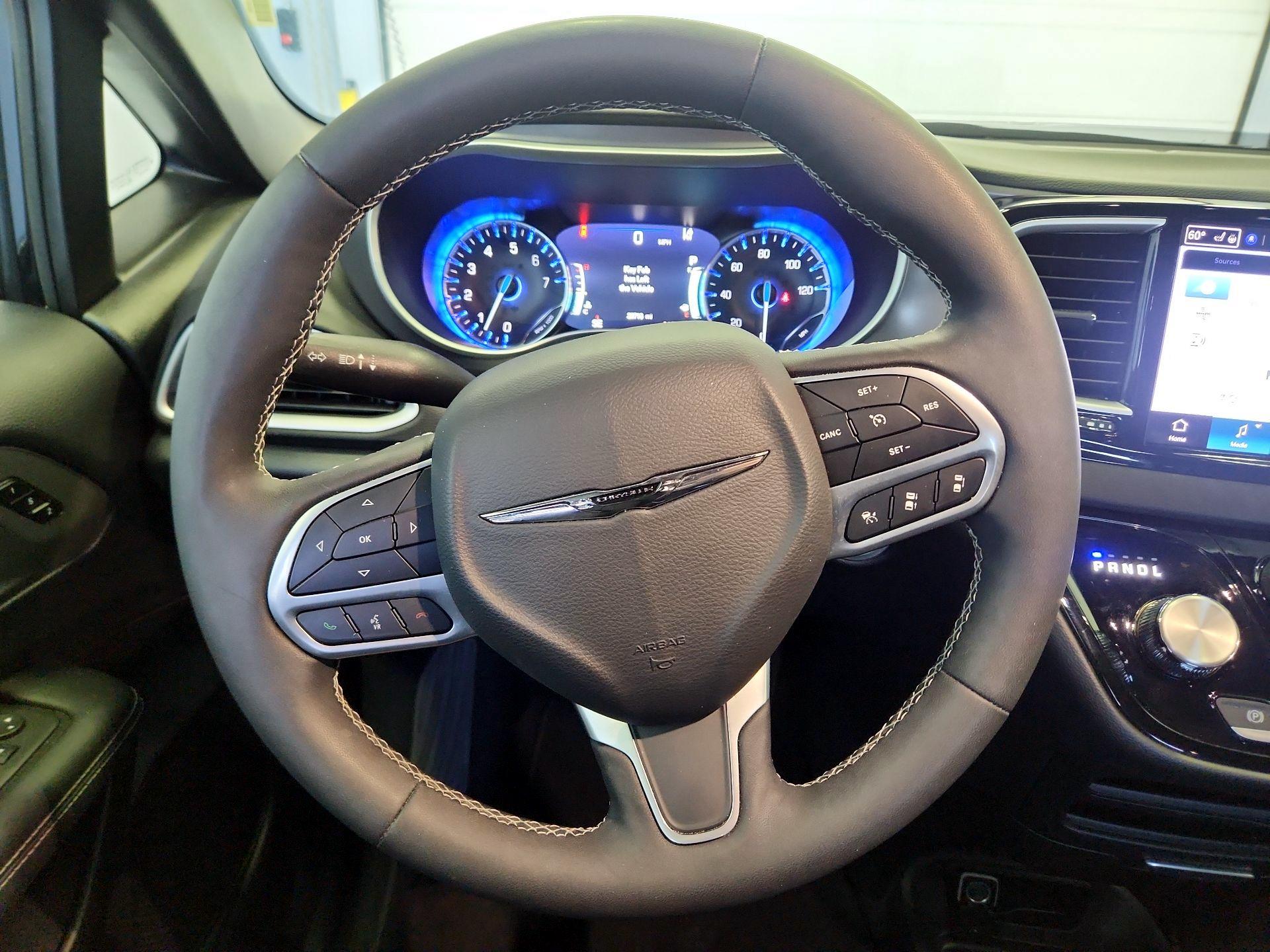 Thumbnail: 2025 Chrysler Pacifica - 10