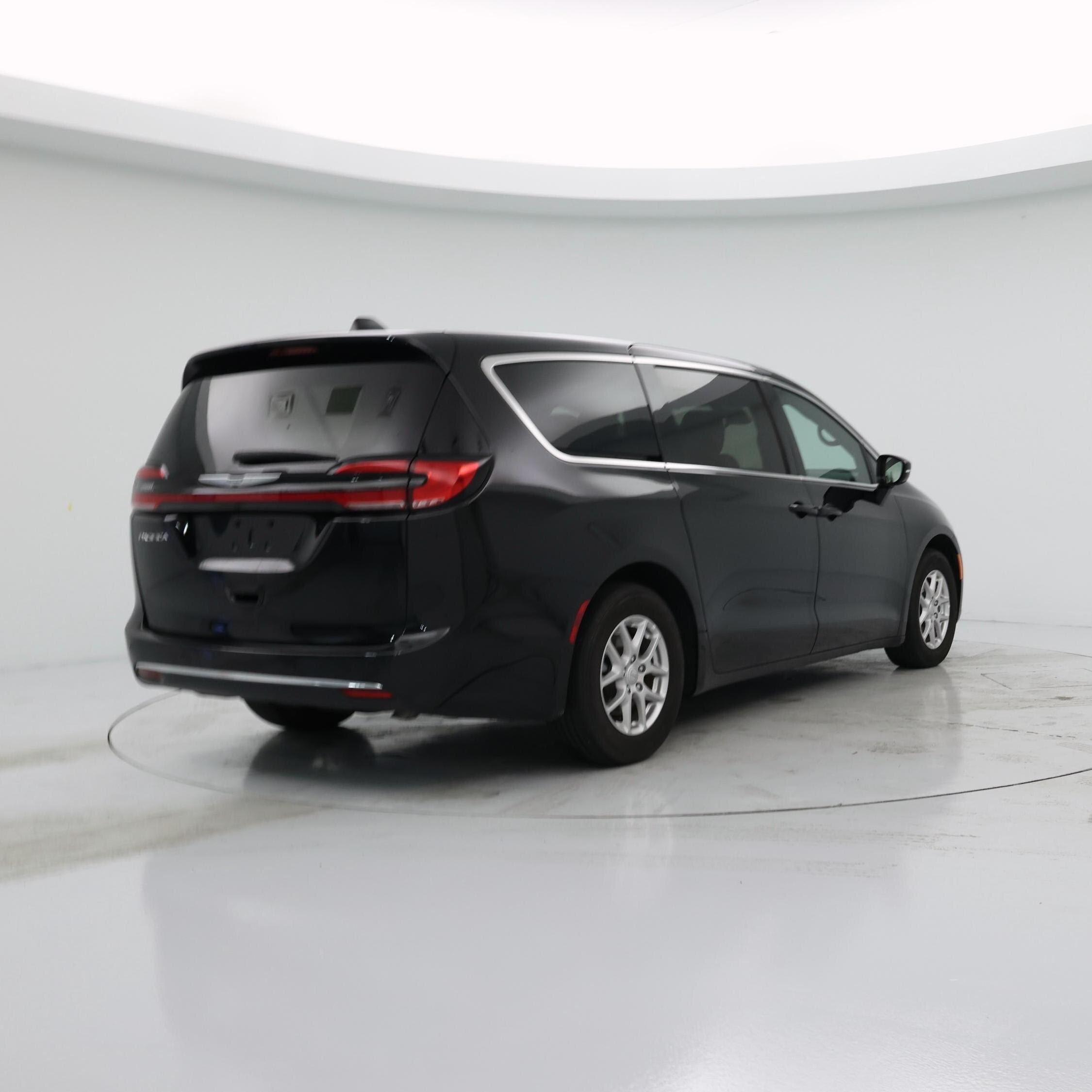Thumbnail: 2025 Chrysler Pacifica - 8