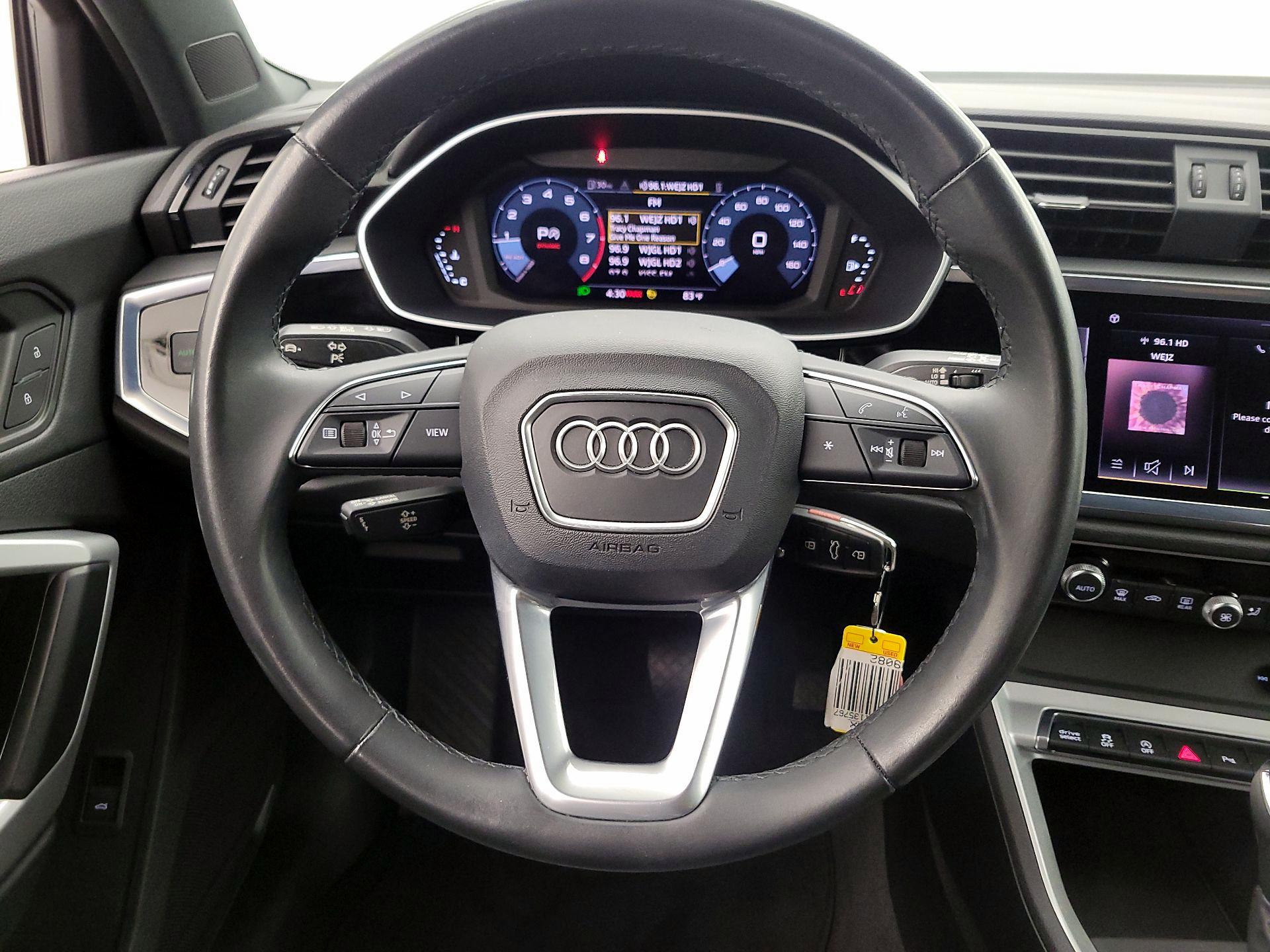 Thumbnail: 2023 Audi Q3 - 10