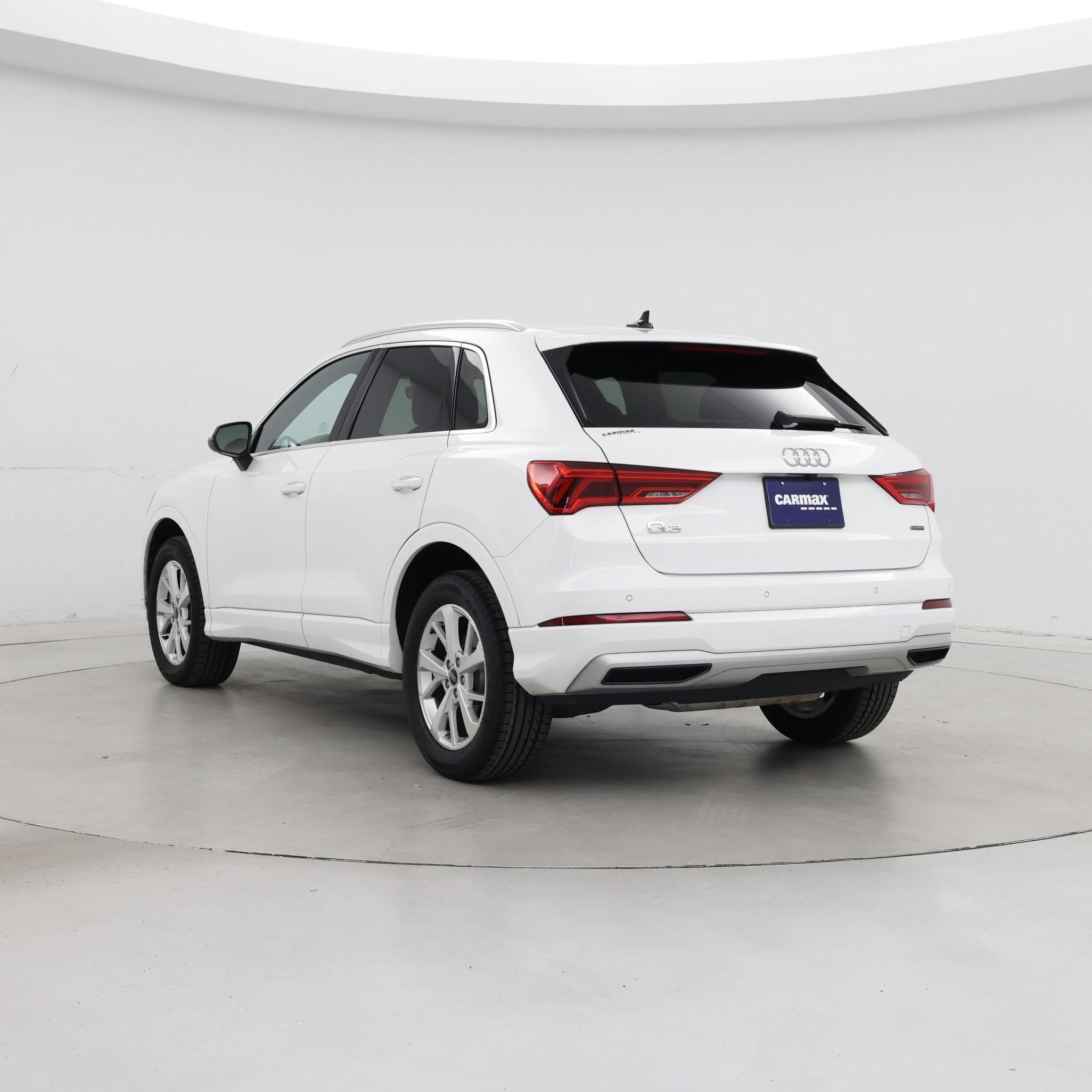 Thumbnail: 2023 Audi Q3 - 2