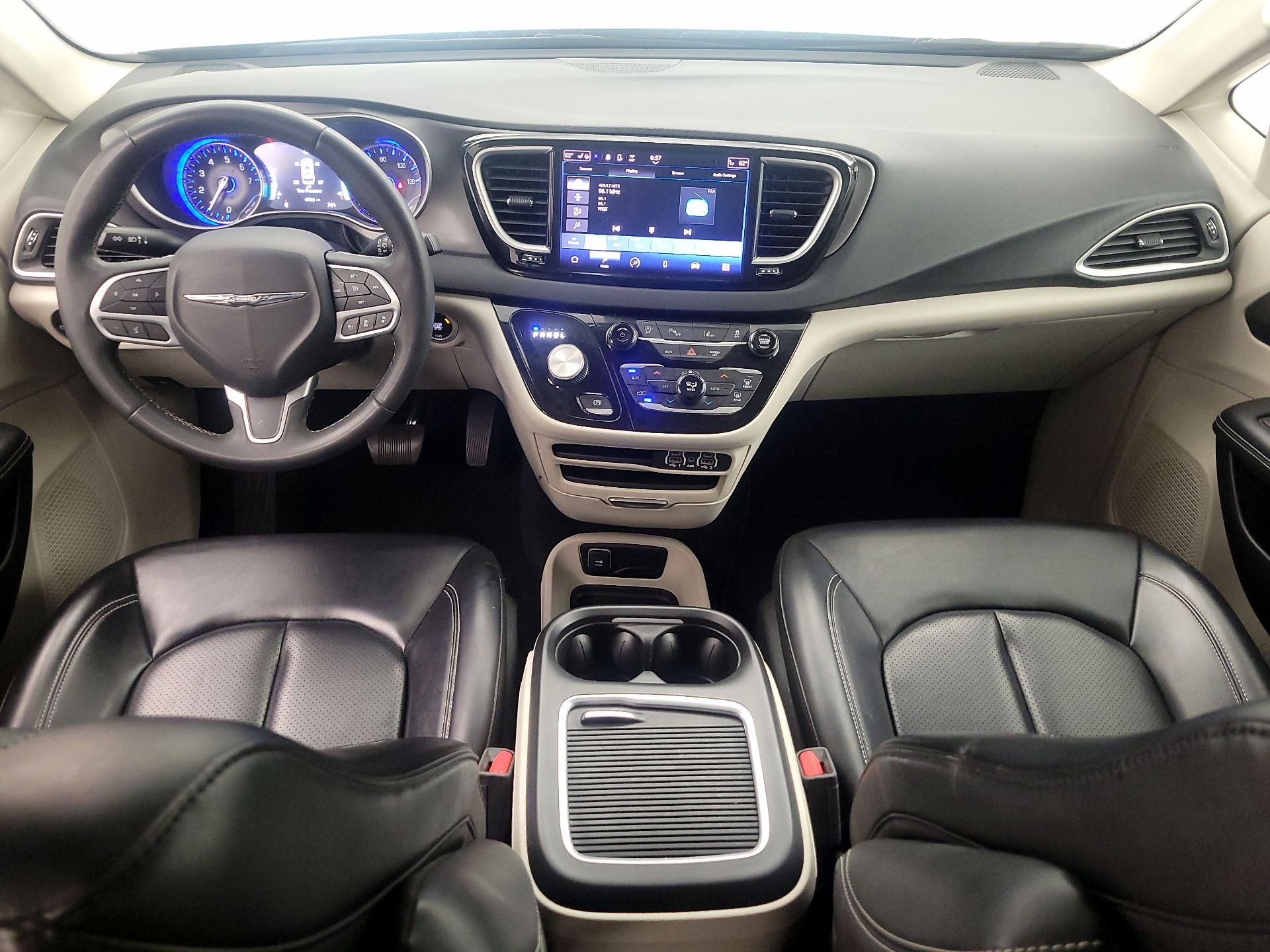 Thumbnail: 2023 Chrysler Pacifica - 9