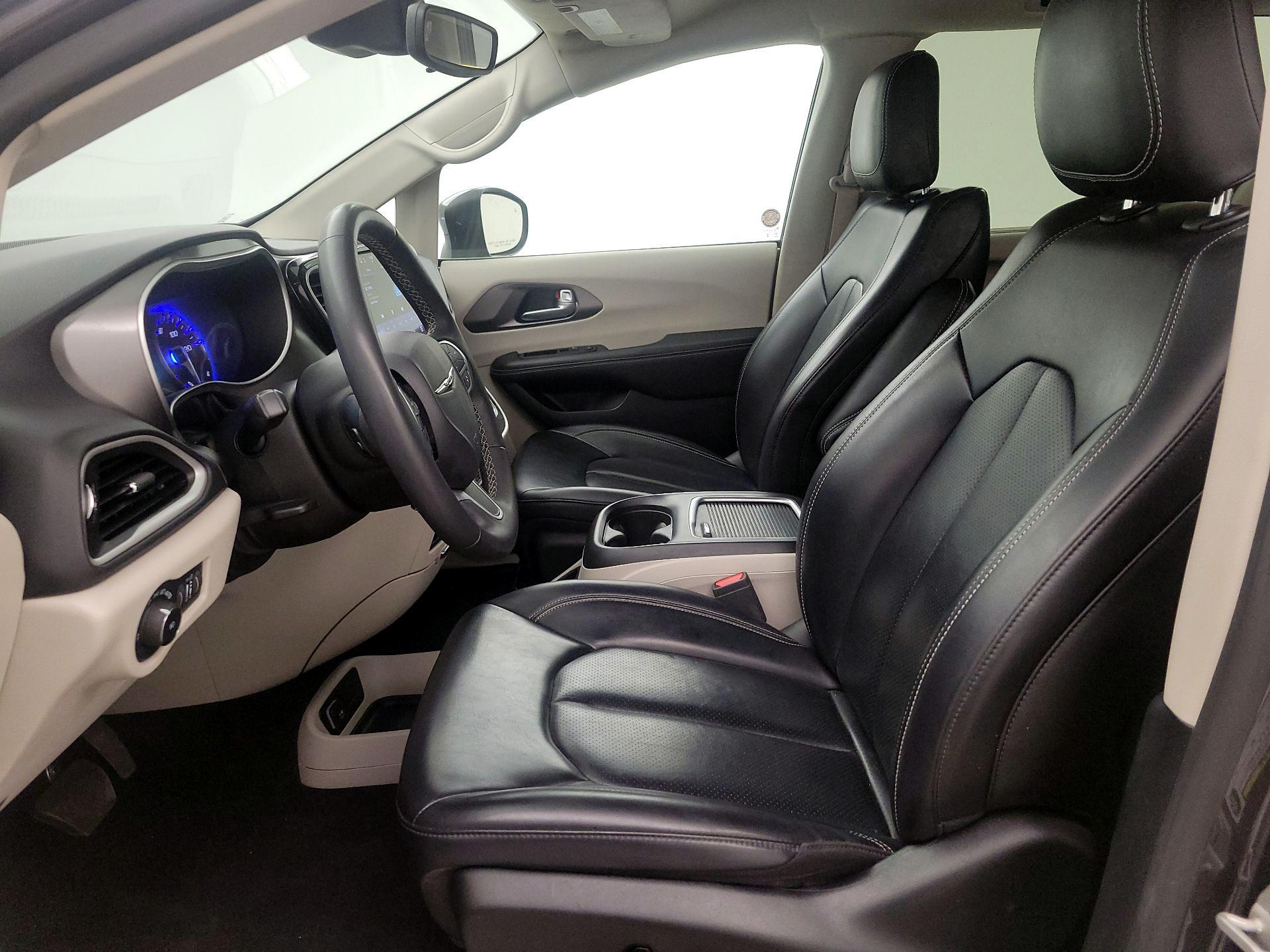 Thumbnail: 2023 Chrysler Pacifica - 11