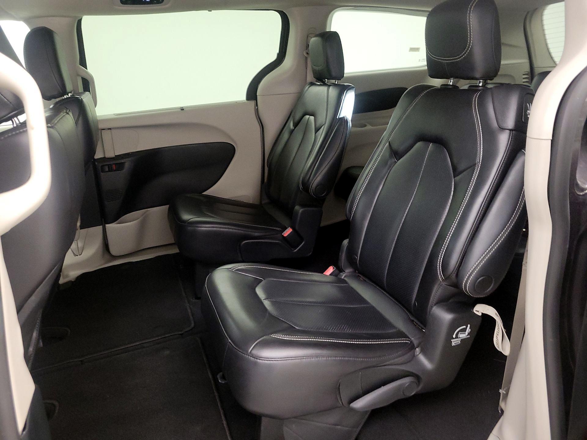 Thumbnail: 2023 Chrysler Pacifica - 19