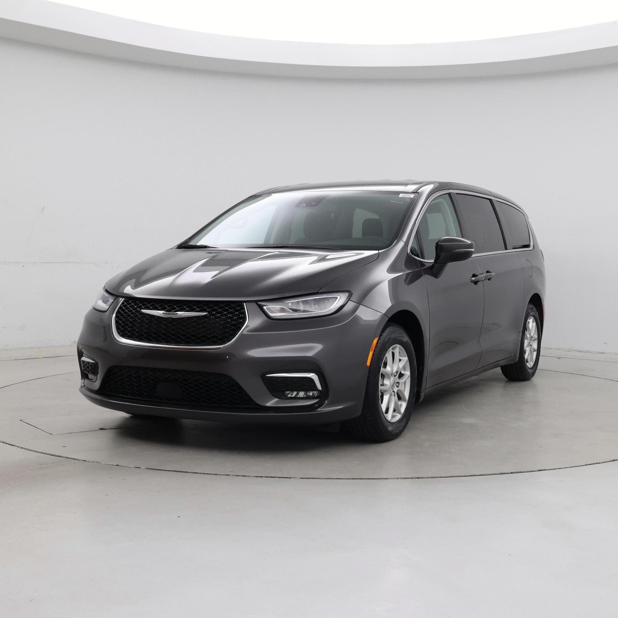 Thumbnail: 2023 Chrysler Pacifica - 4