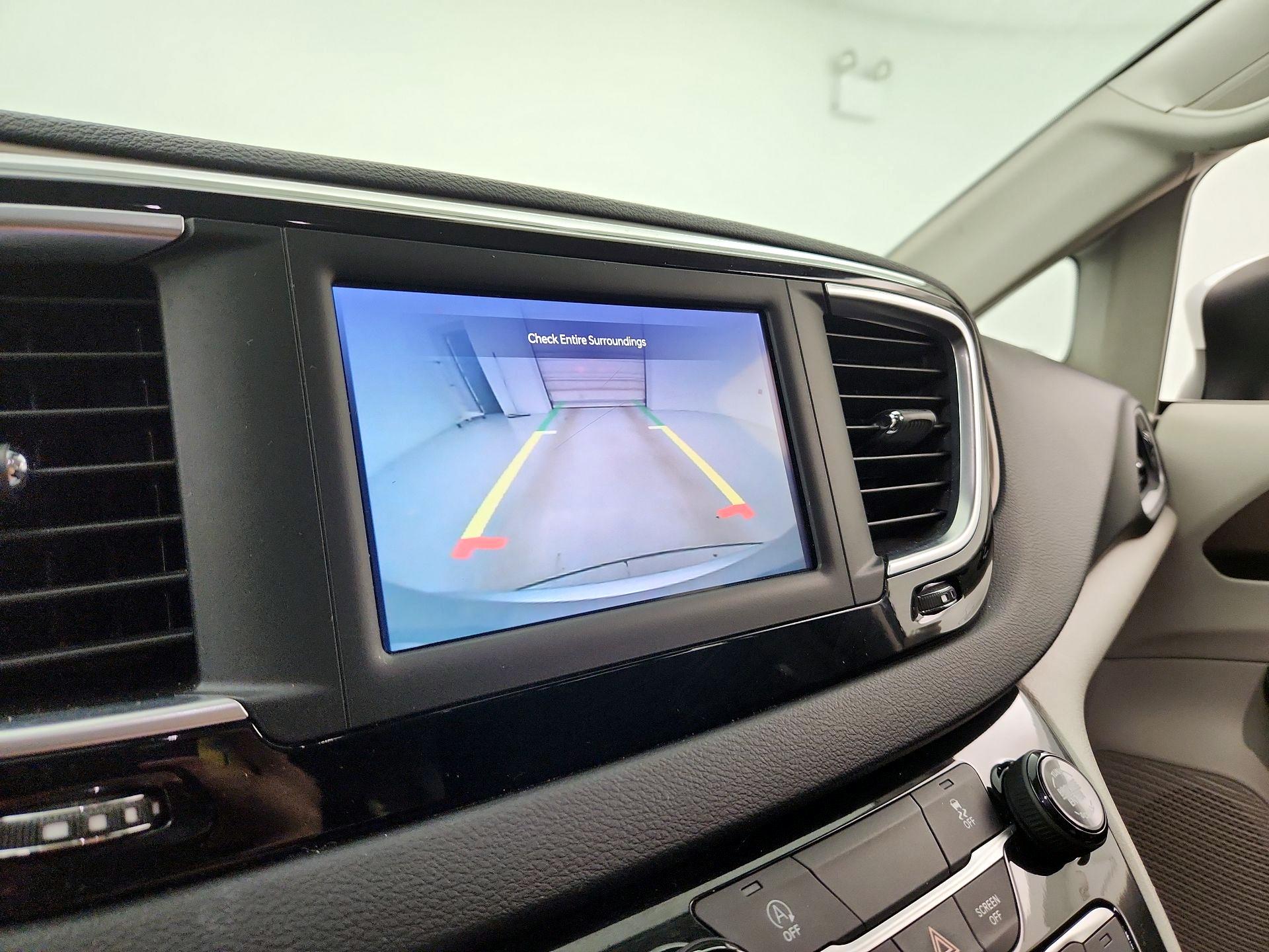 Thumbnail: 2023 Chrysler Voyager - 14
