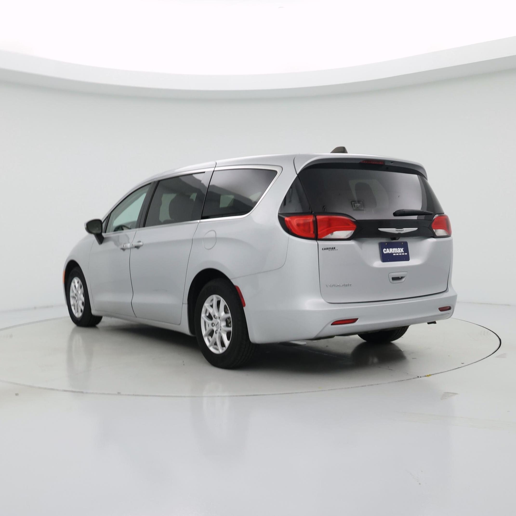 Thumbnail: 2023 Chrysler Voyager - 2