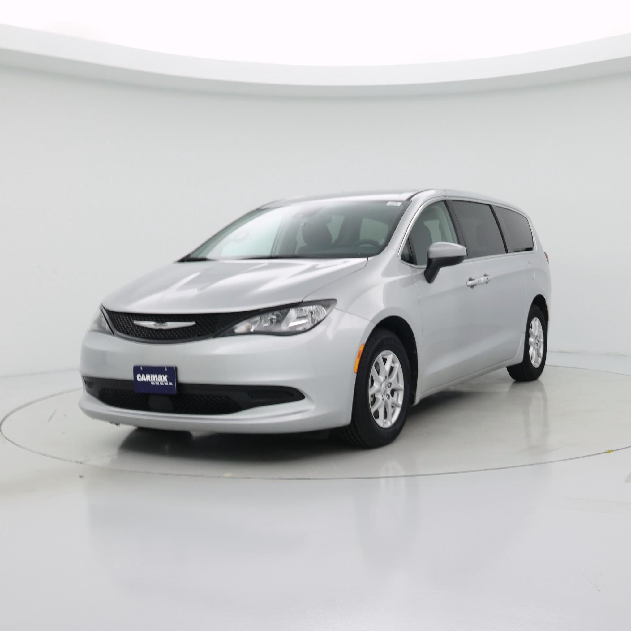 Thumbnail: 2023 Chrysler Voyager - 4