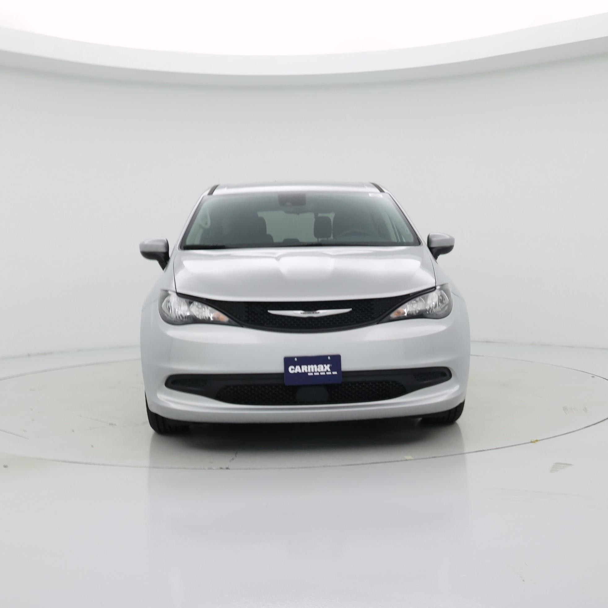 Thumbnail: 2023 Chrysler Voyager - 5