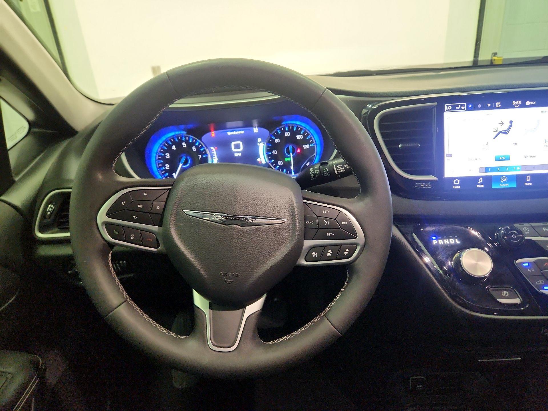 Thumbnail: 2025 Chrysler Pacifica - 10