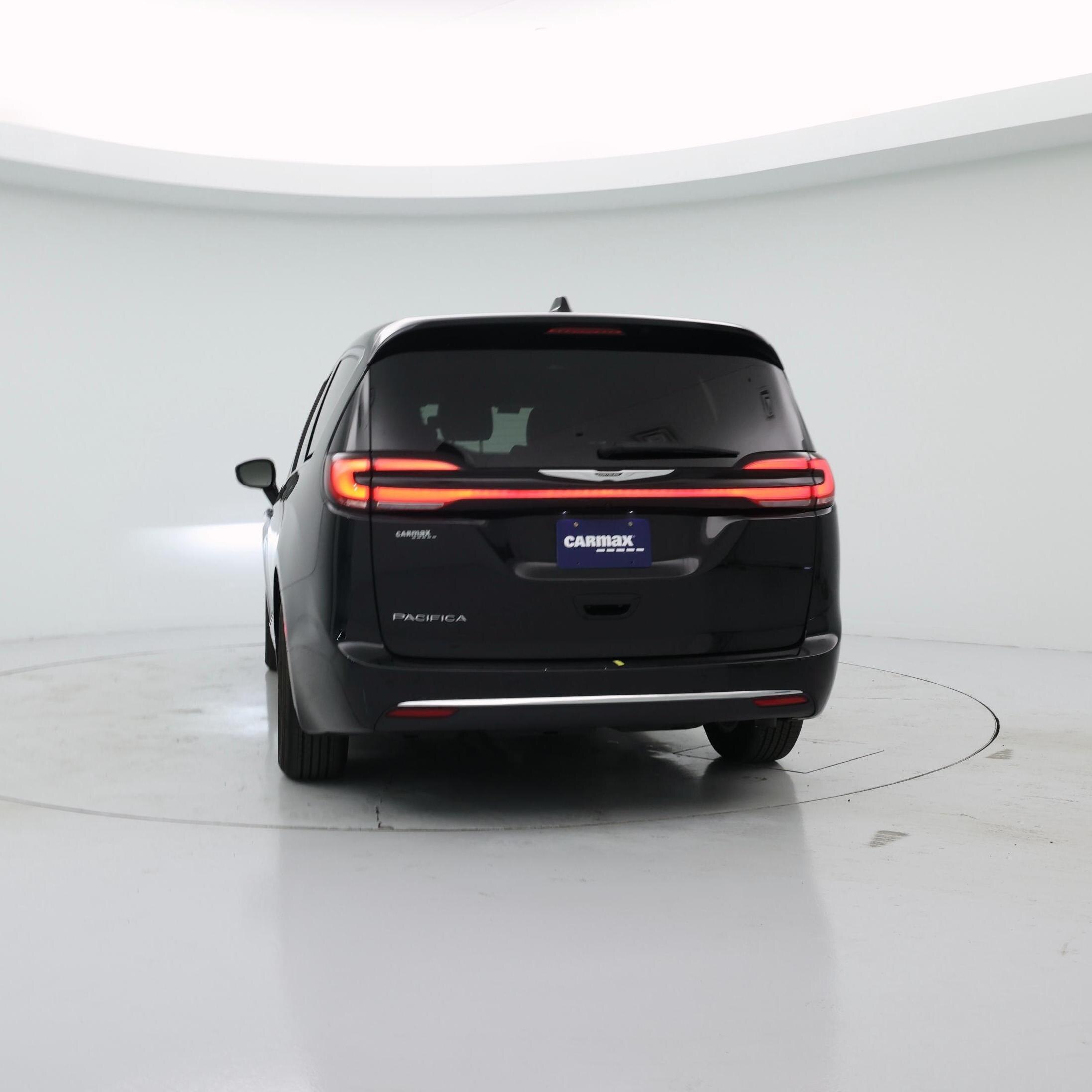 Thumbnail: 2025 Chrysler Pacifica - 6