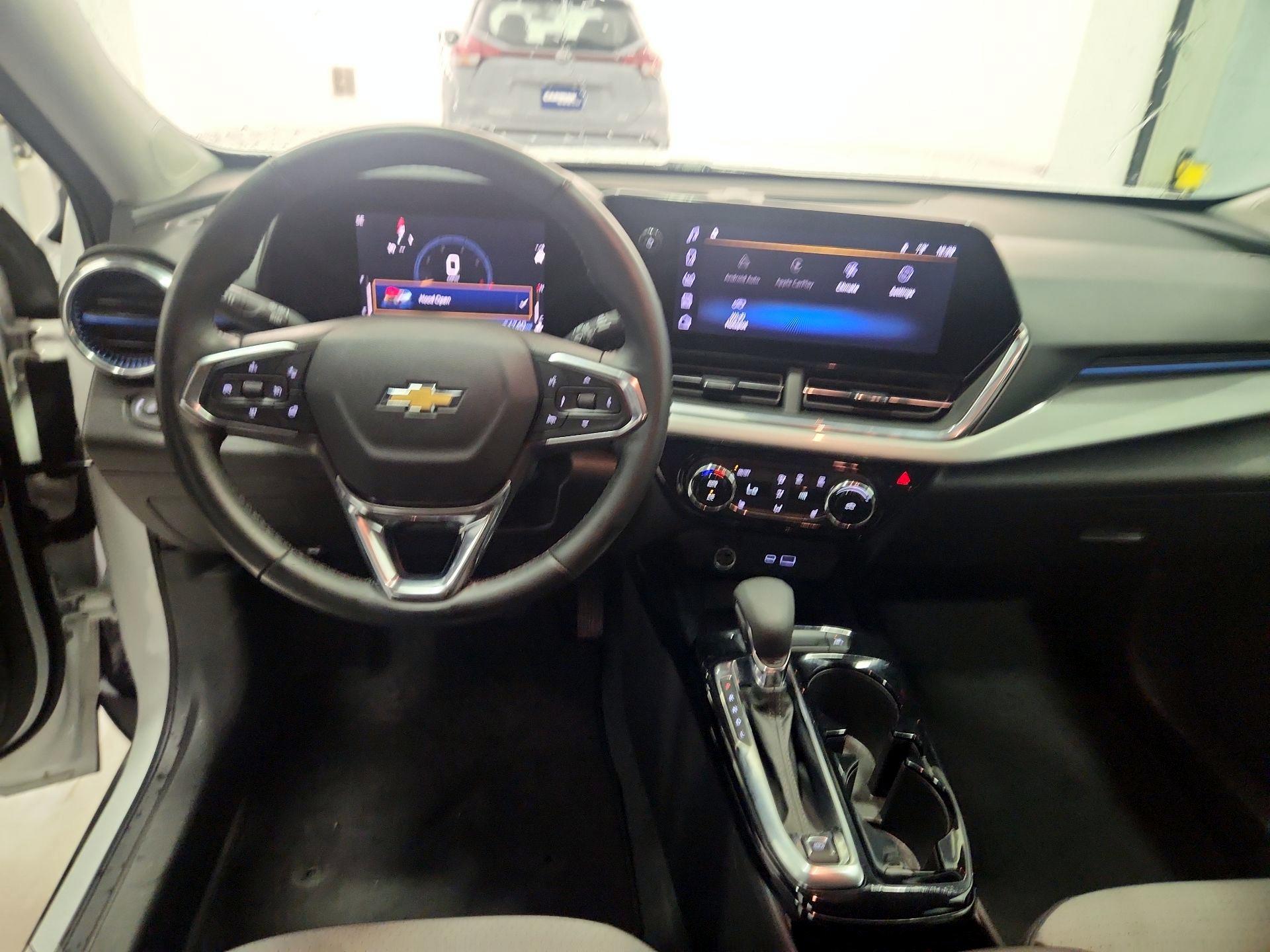 Thumbnail: 2025 Chevrolet Trax - 9