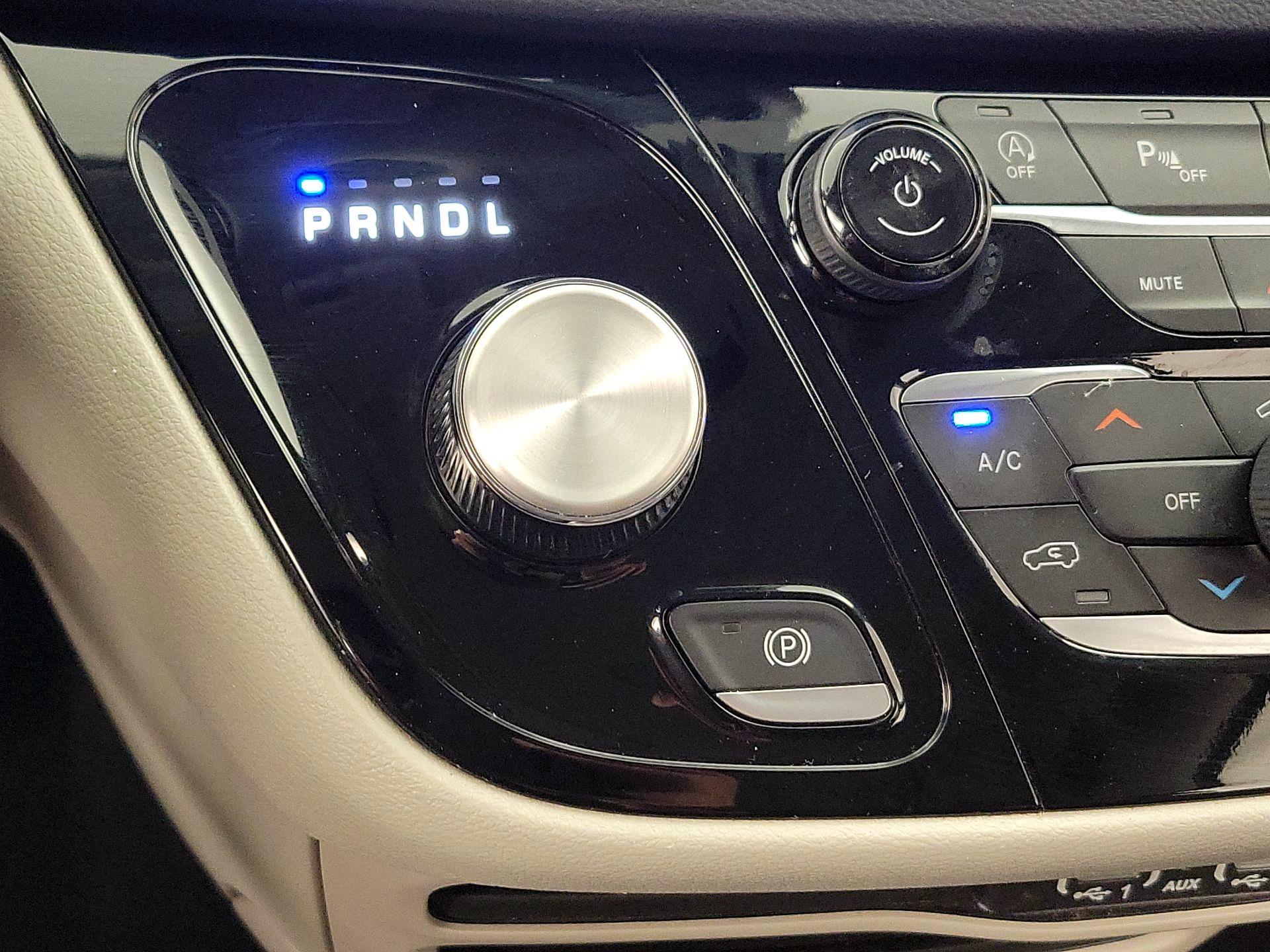 Thumbnail: 2023 Chrysler Pacifica - 17