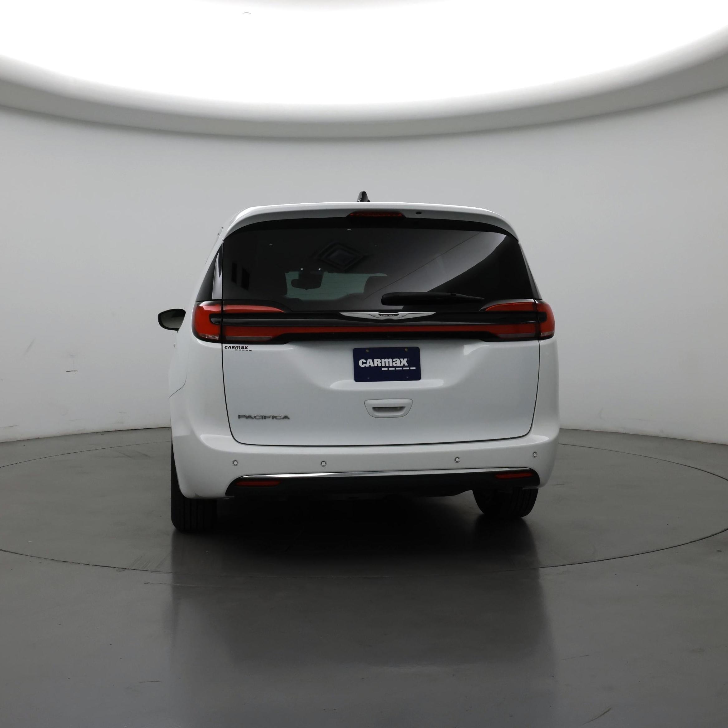 Thumbnail: 2023 Chrysler Pacifica - 6