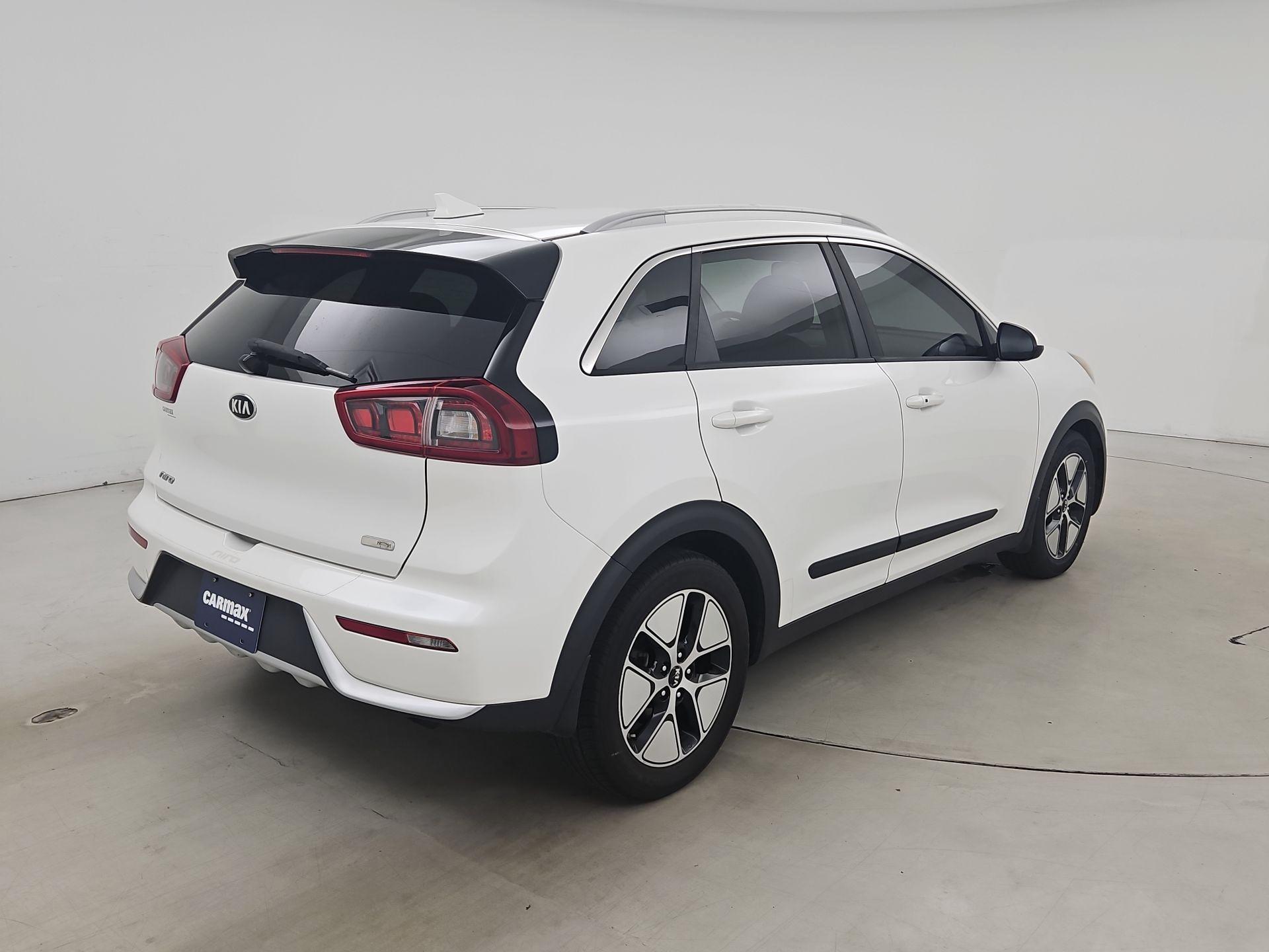Thumbnail: 2017 Kia Niro - 5
