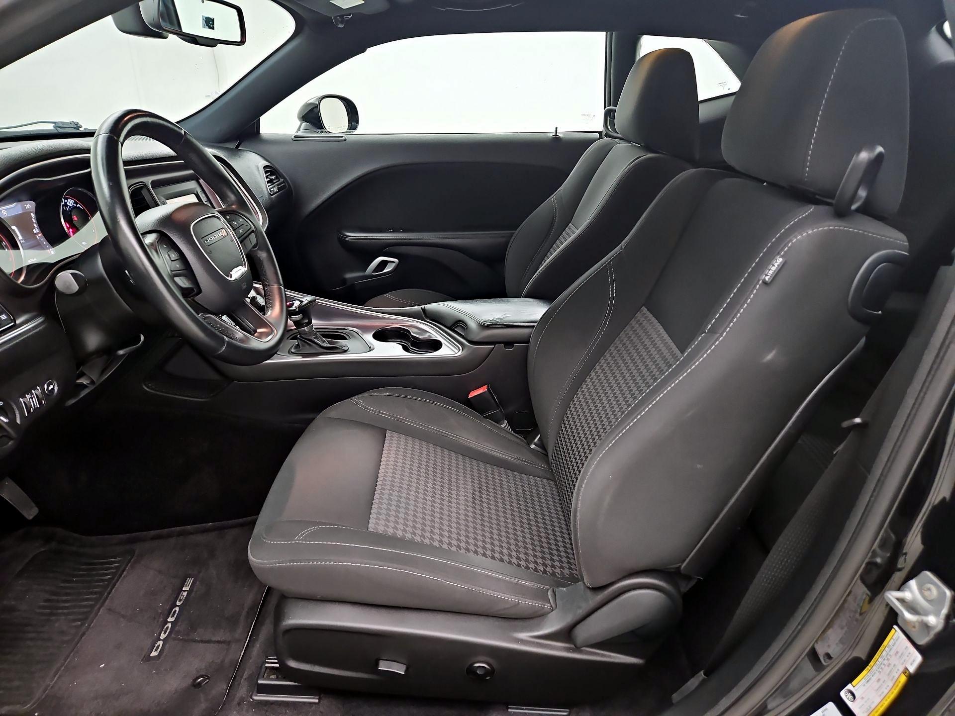 Thumbnail: 2016 Dodge Challenger - 11