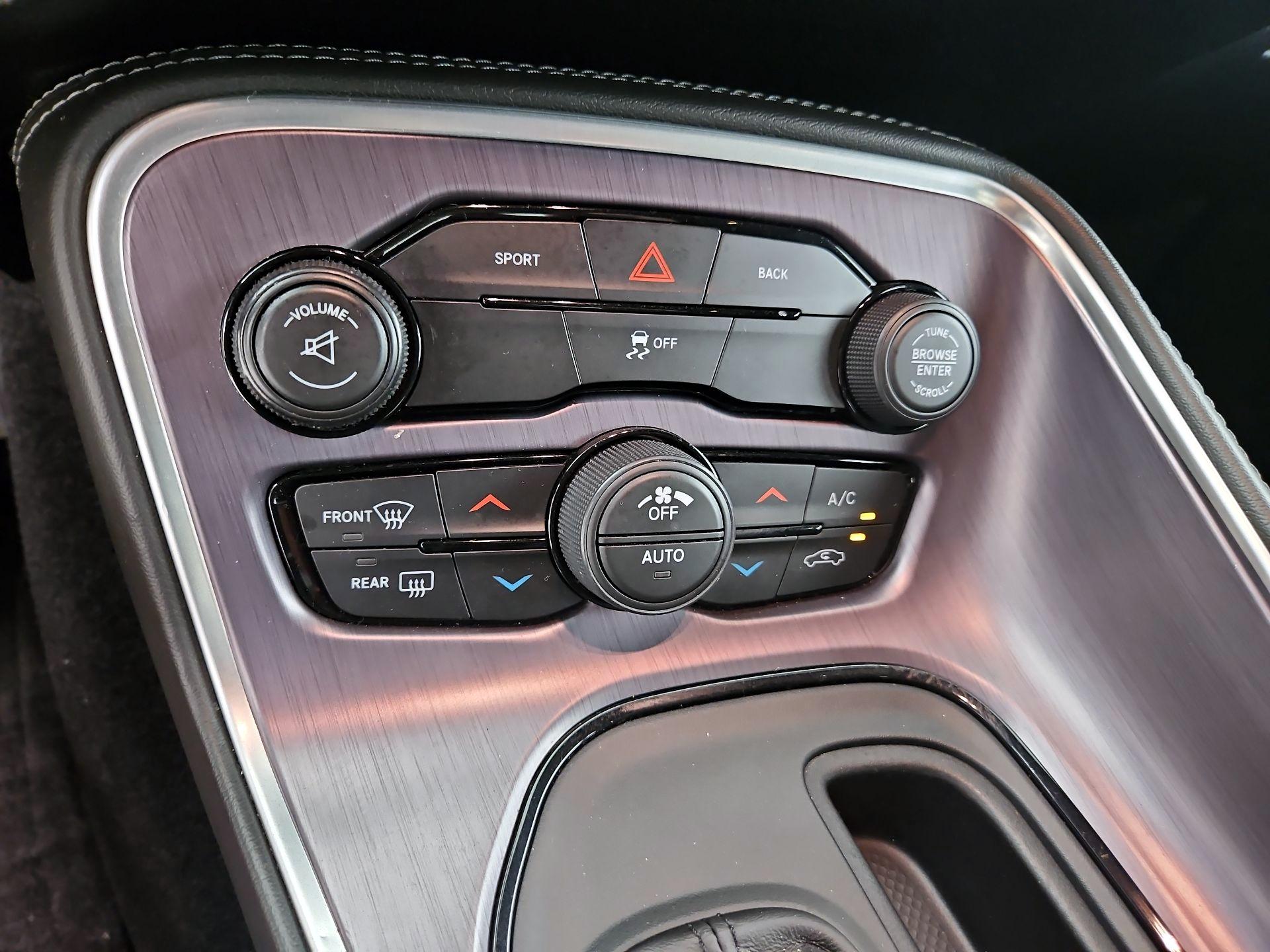 Thumbnail: 2016 Dodge Challenger - 15