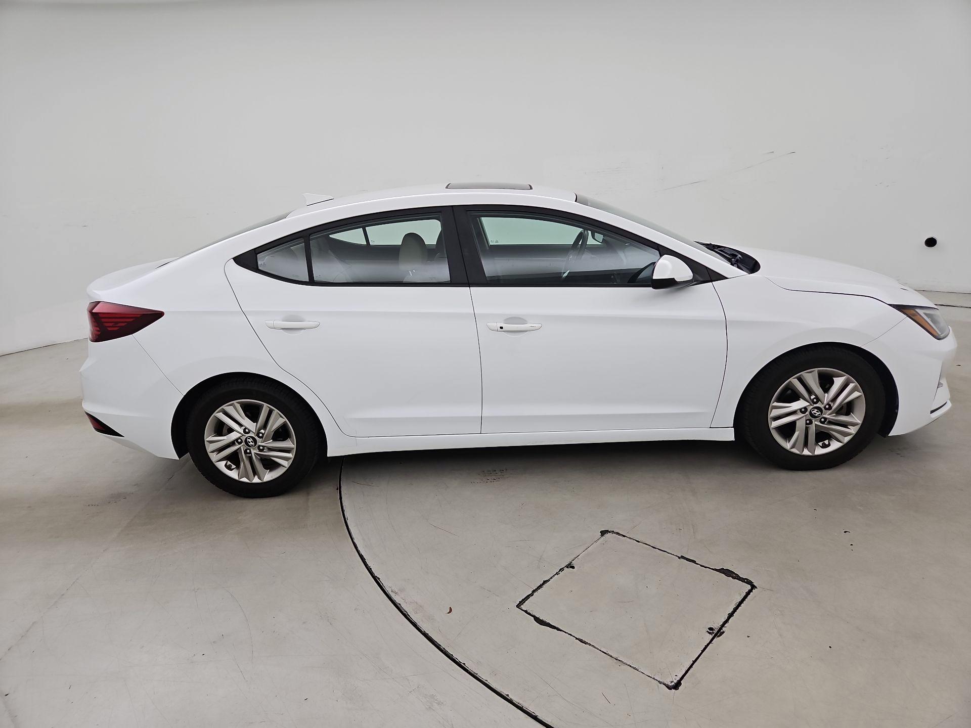 Thumbnail: 2019 Hyundai Elantra - 4