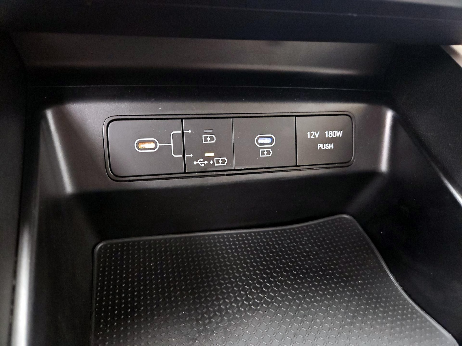 2025 Hyundai Tucson SE - Photo 19