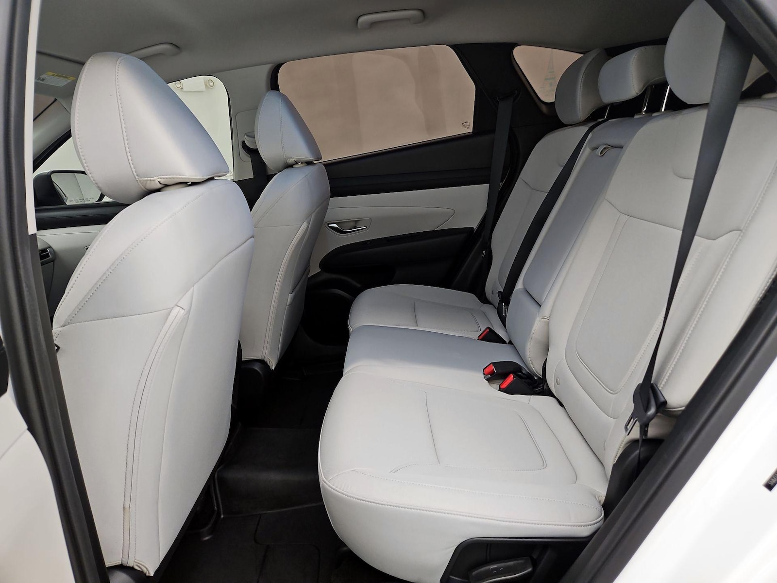 2025 Hyundai Tucson SE - Photo 20