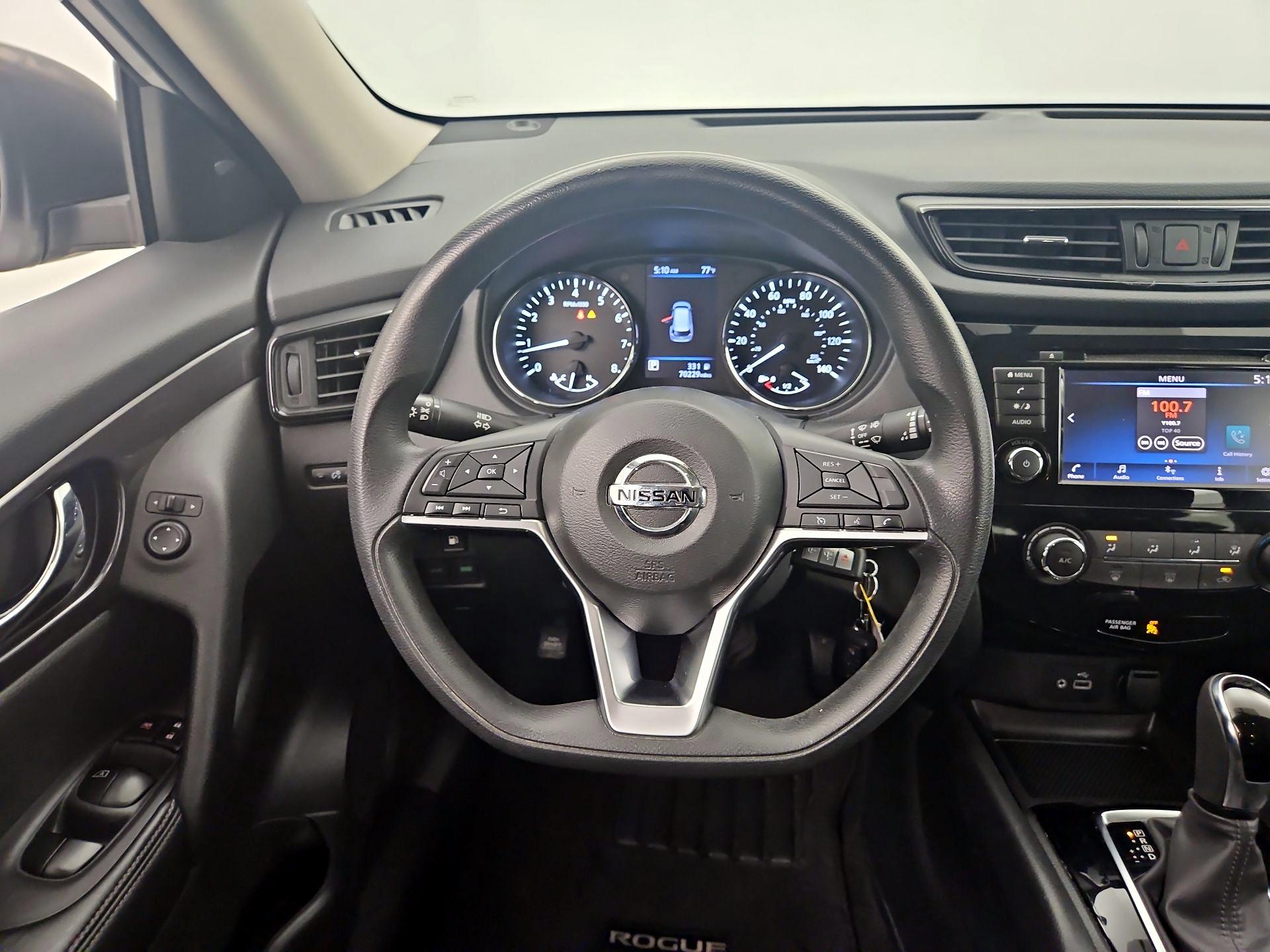 Thumbnail: 2018 Nissan Rogue - 10
