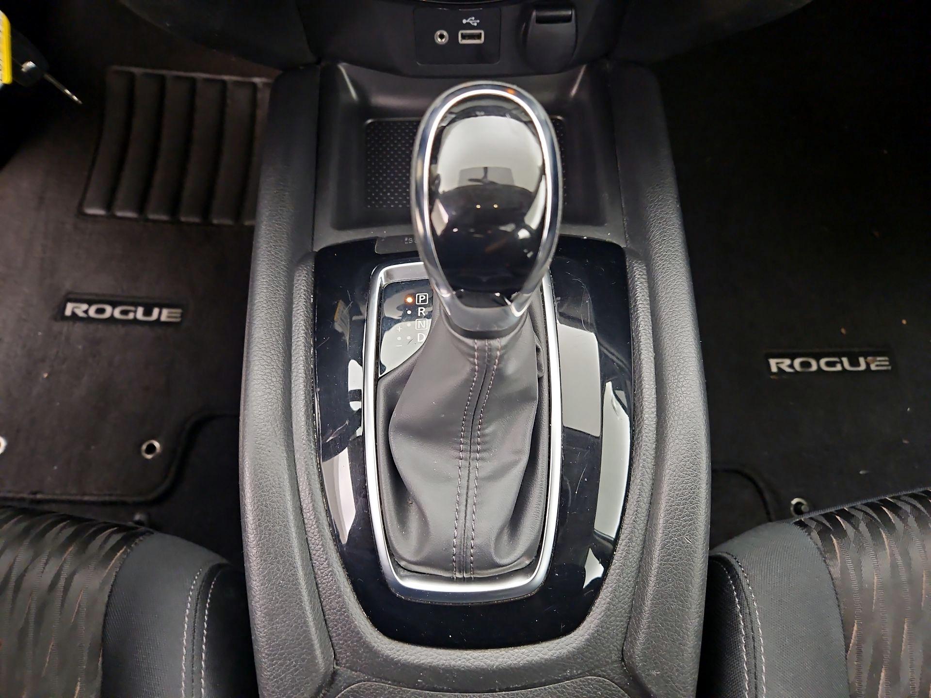 Thumbnail: 2018 Nissan Rogue - 17
