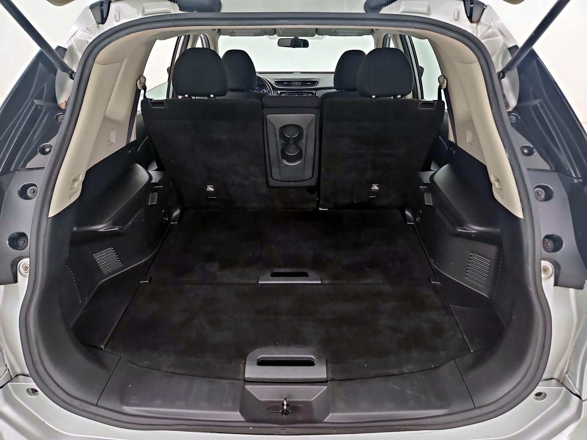 Thumbnail: 2018 Nissan Rogue - 20