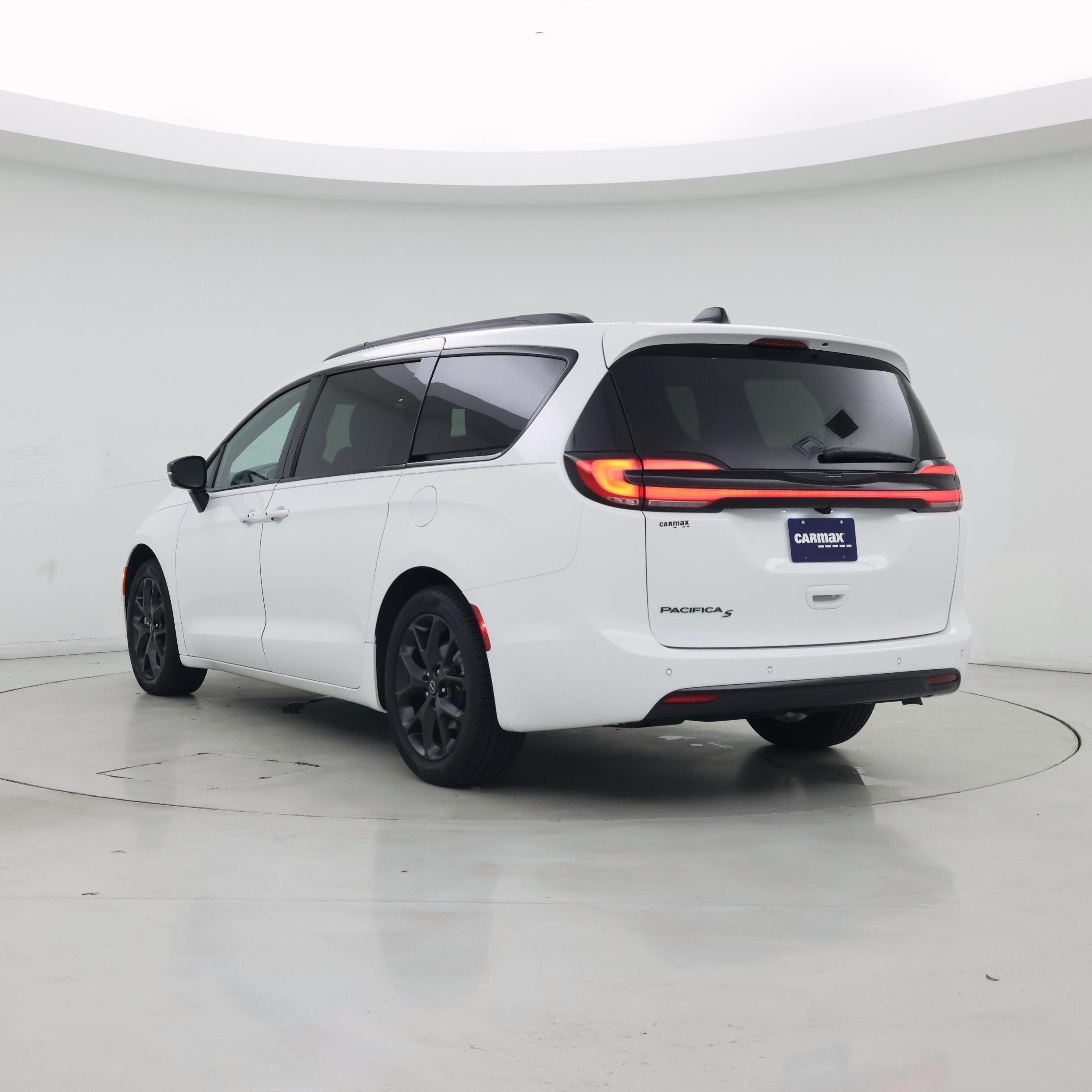 Thumbnail: 2026 Chrysler Pacifica - 2