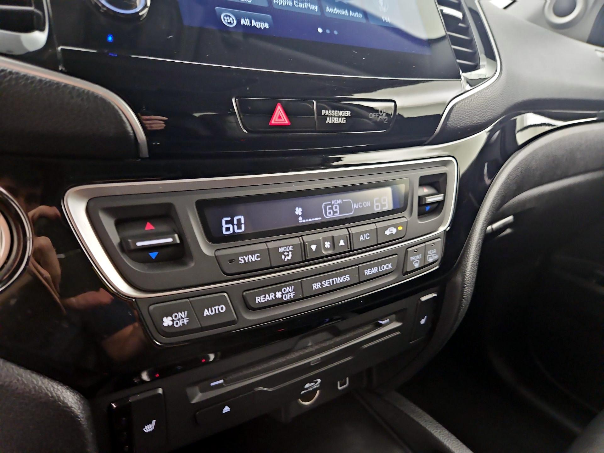 Thumbnail: 2019 Honda Pilot - 17