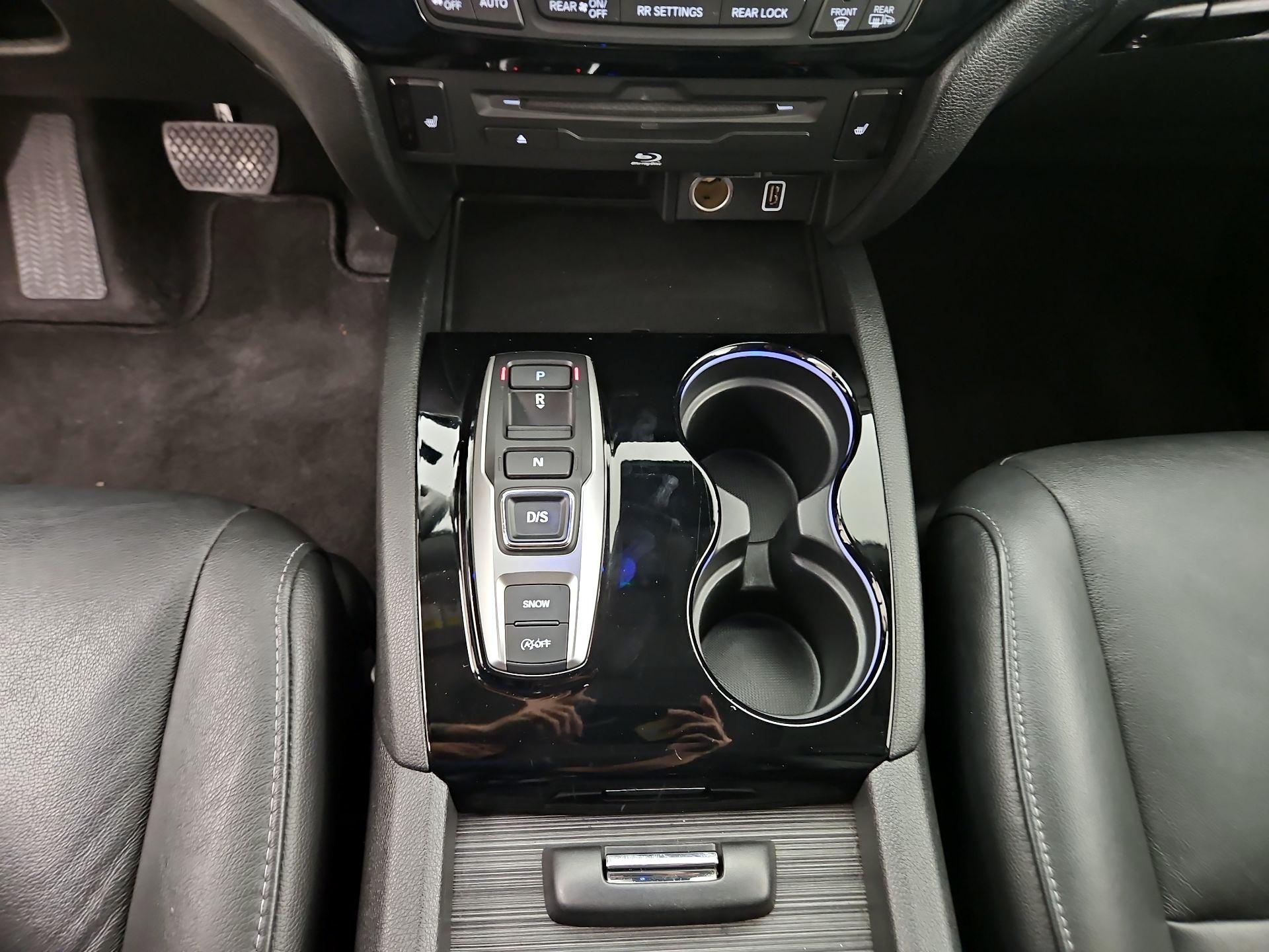 Thumbnail: 2019 Honda Pilot - 18
