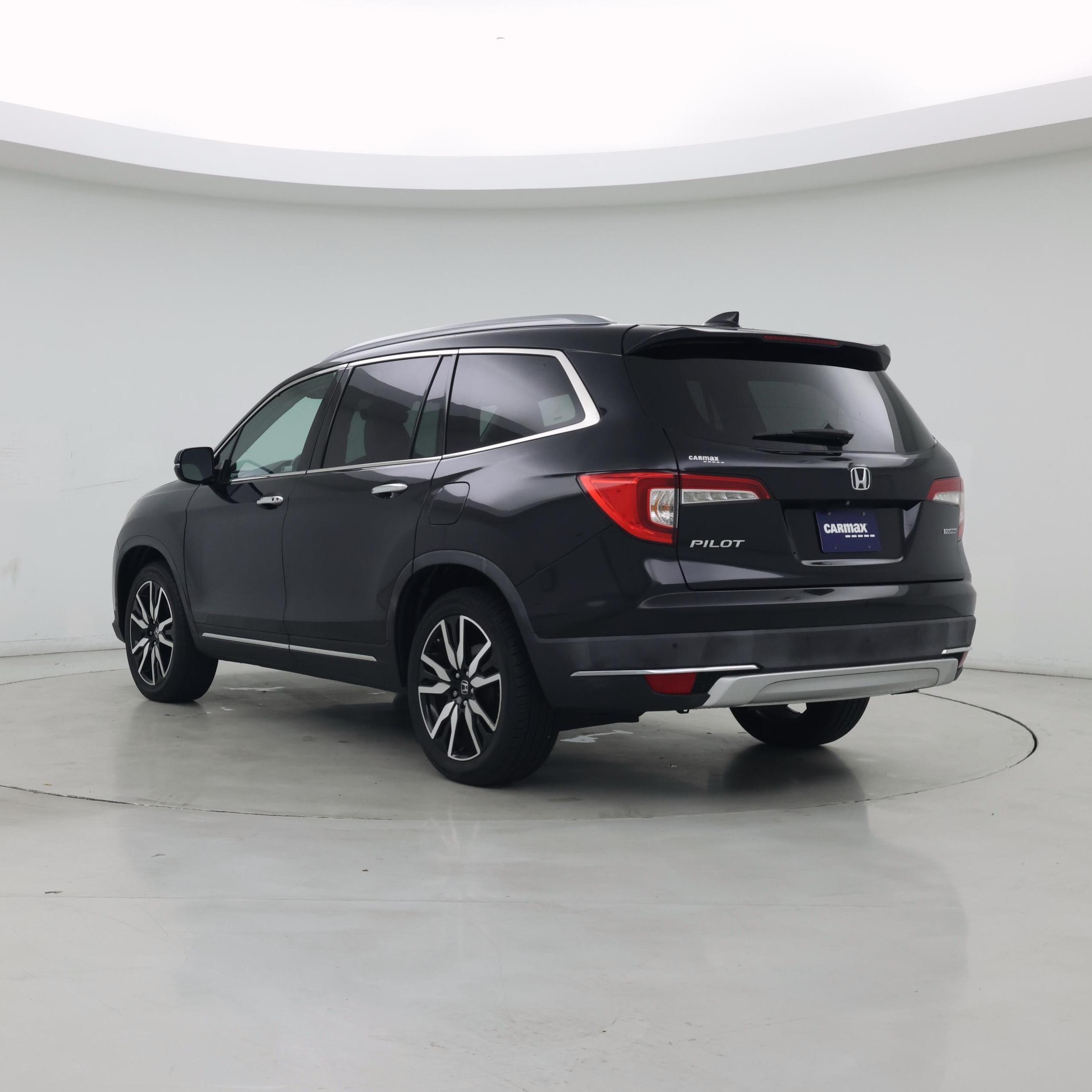 Thumbnail: 2019 Honda Pilot - 2
