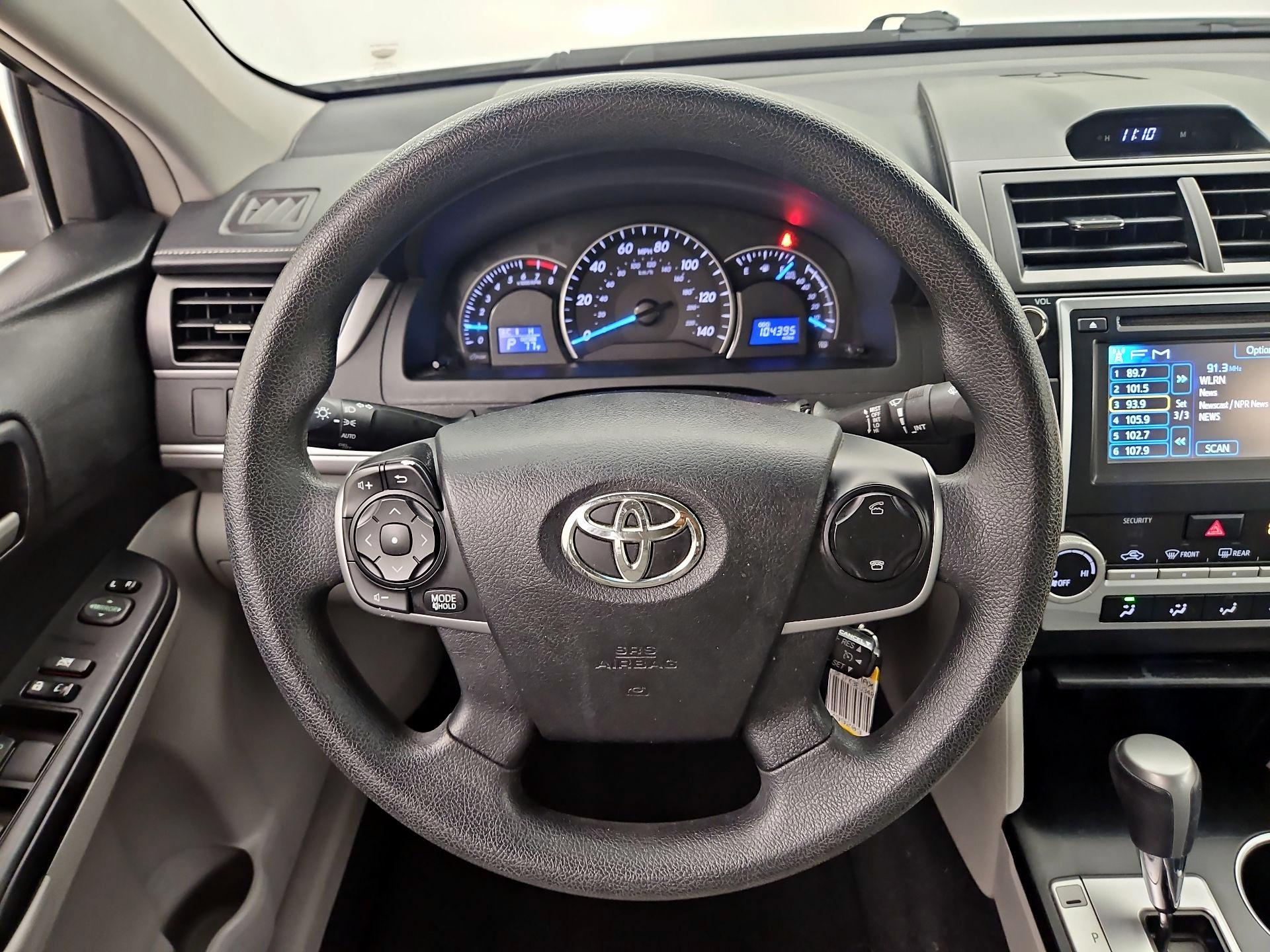 Thumbnail: 2014 Toyota Camry - 10