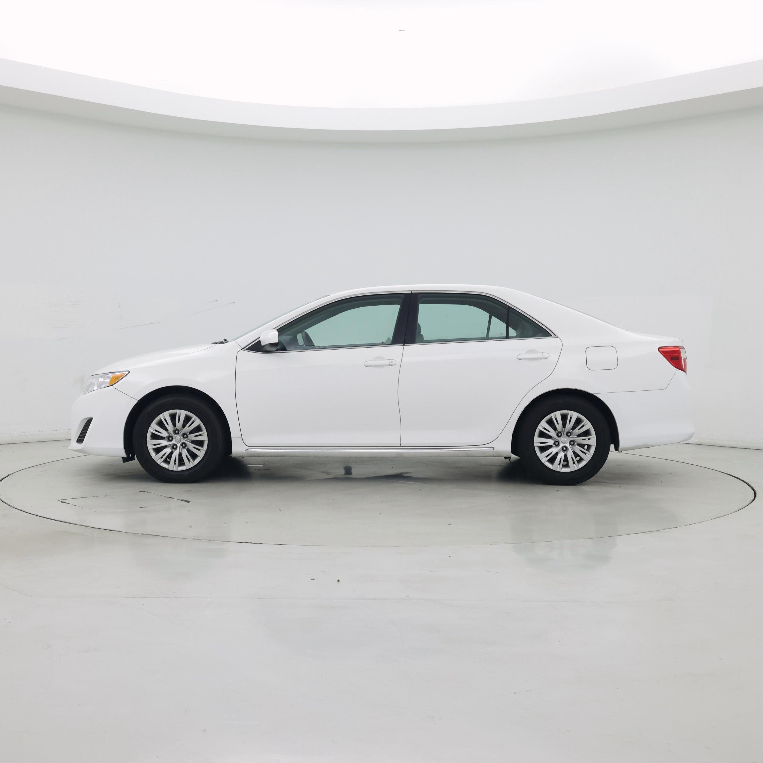 Thumbnail: 2014 Toyota Camry - 3
