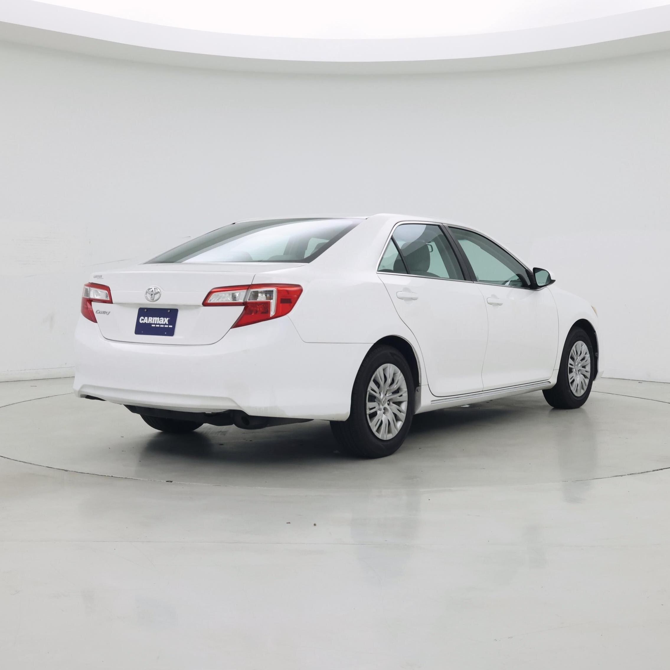 Thumbnail: 2014 Toyota Camry - 8