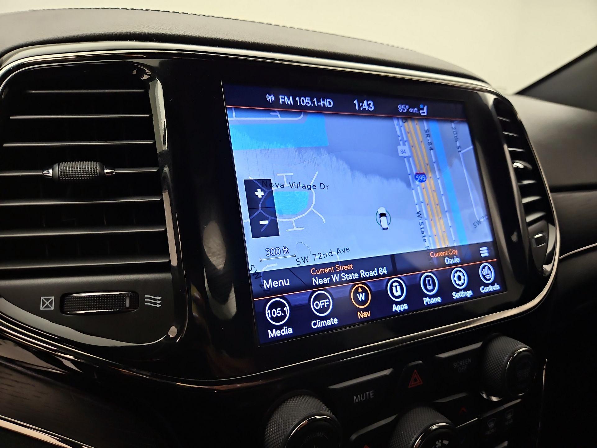 Thumbnail: 2021 Jeep Grand Cherokee - 14