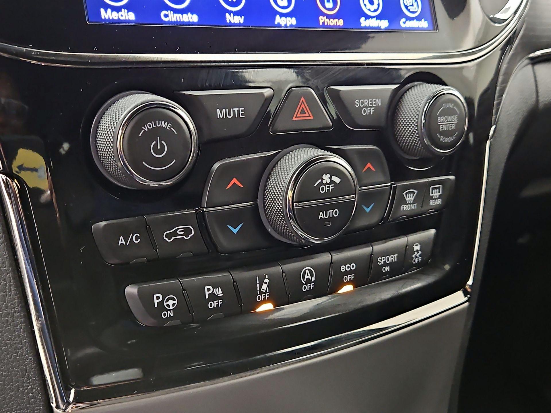 Thumbnail: 2021 Jeep Grand Cherokee - 17