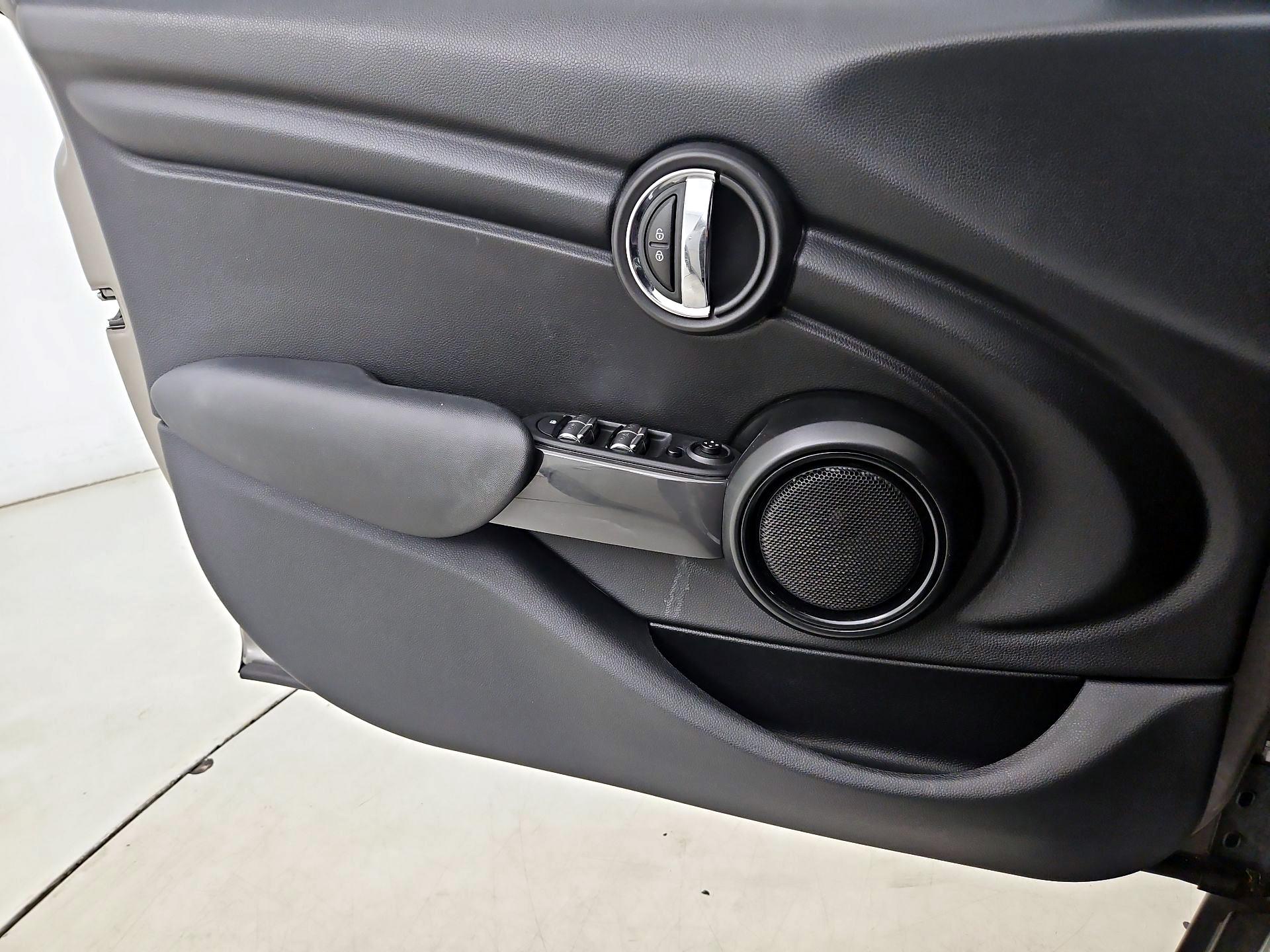 Thumbnail: 2020 MINI Cooper Hardtop - 10