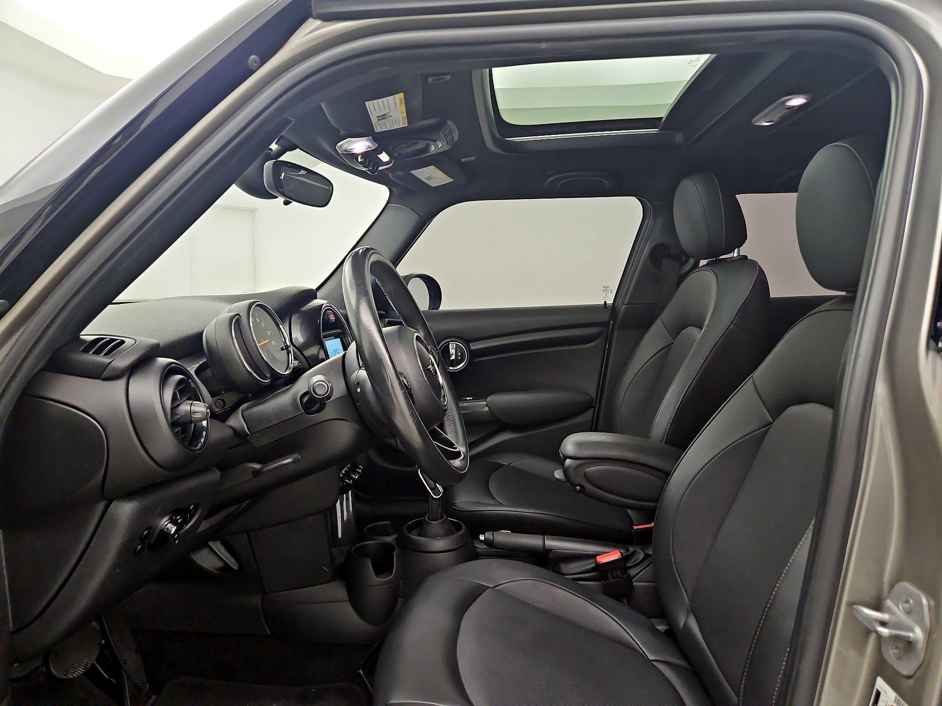Thumbnail: 2020 MINI Cooper Hardtop - 17
