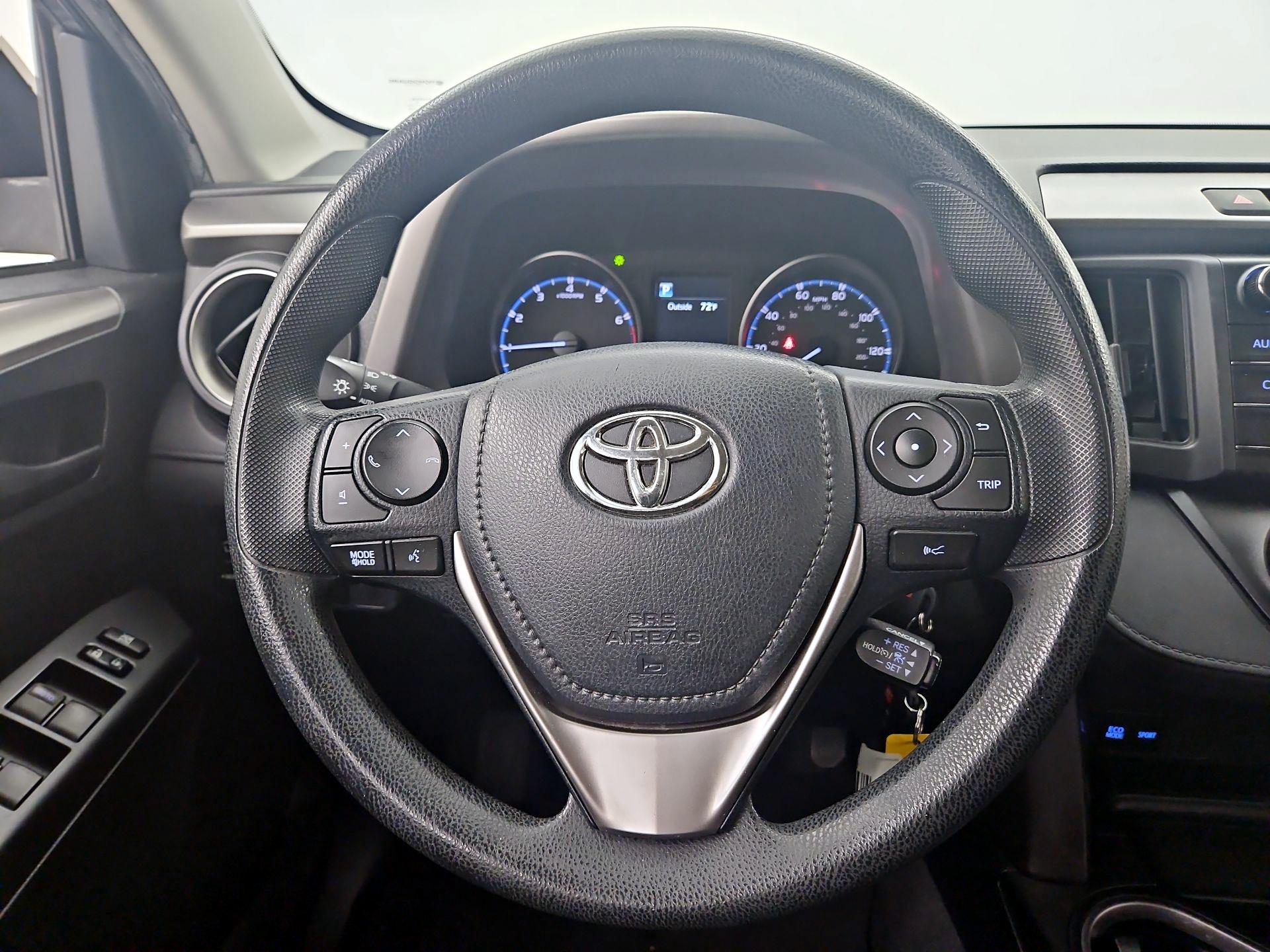 Thumbnail: 2017 Toyota RAV4 - 10