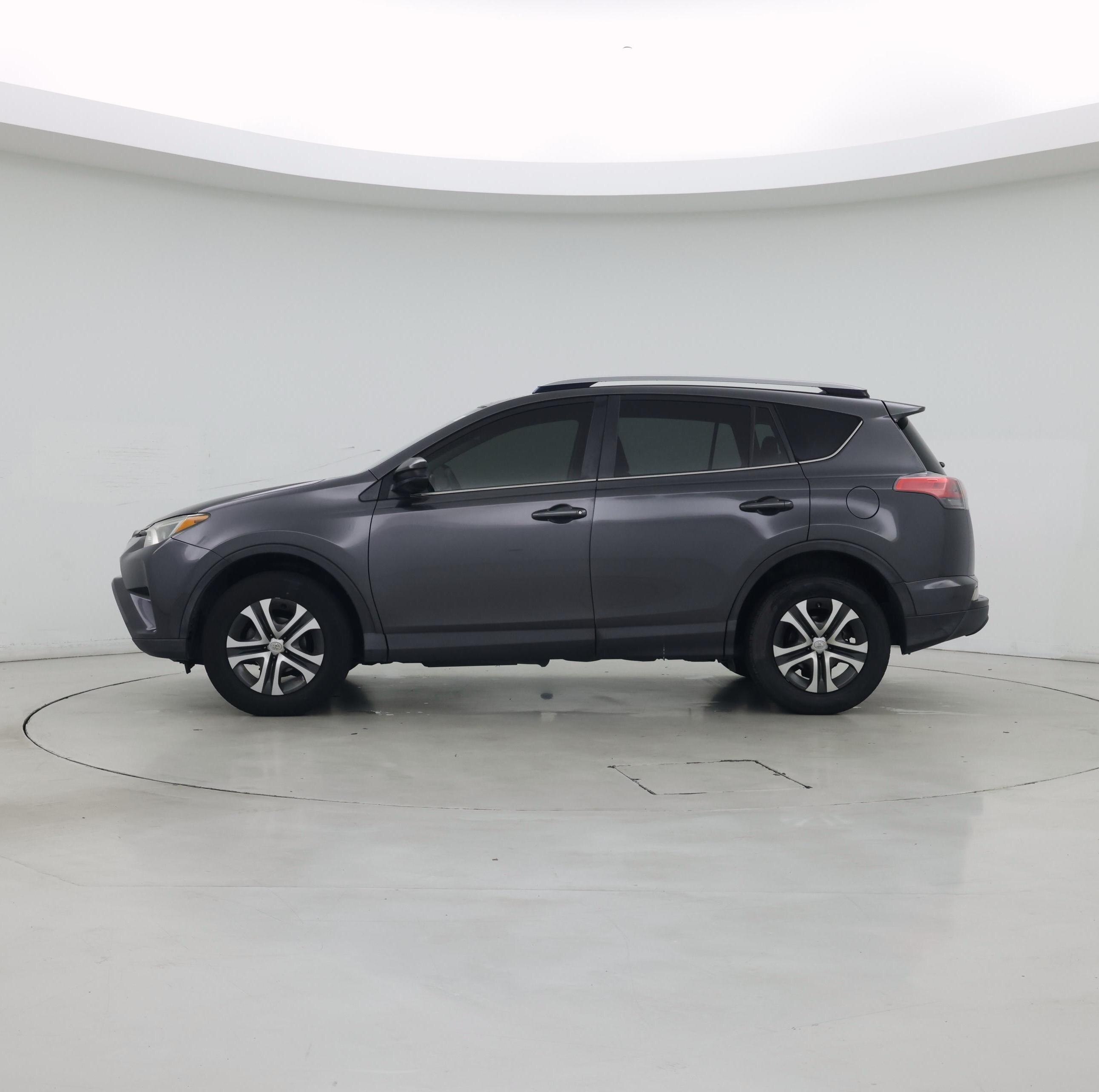 Thumbnail: 2017 Toyota RAV4 - 3