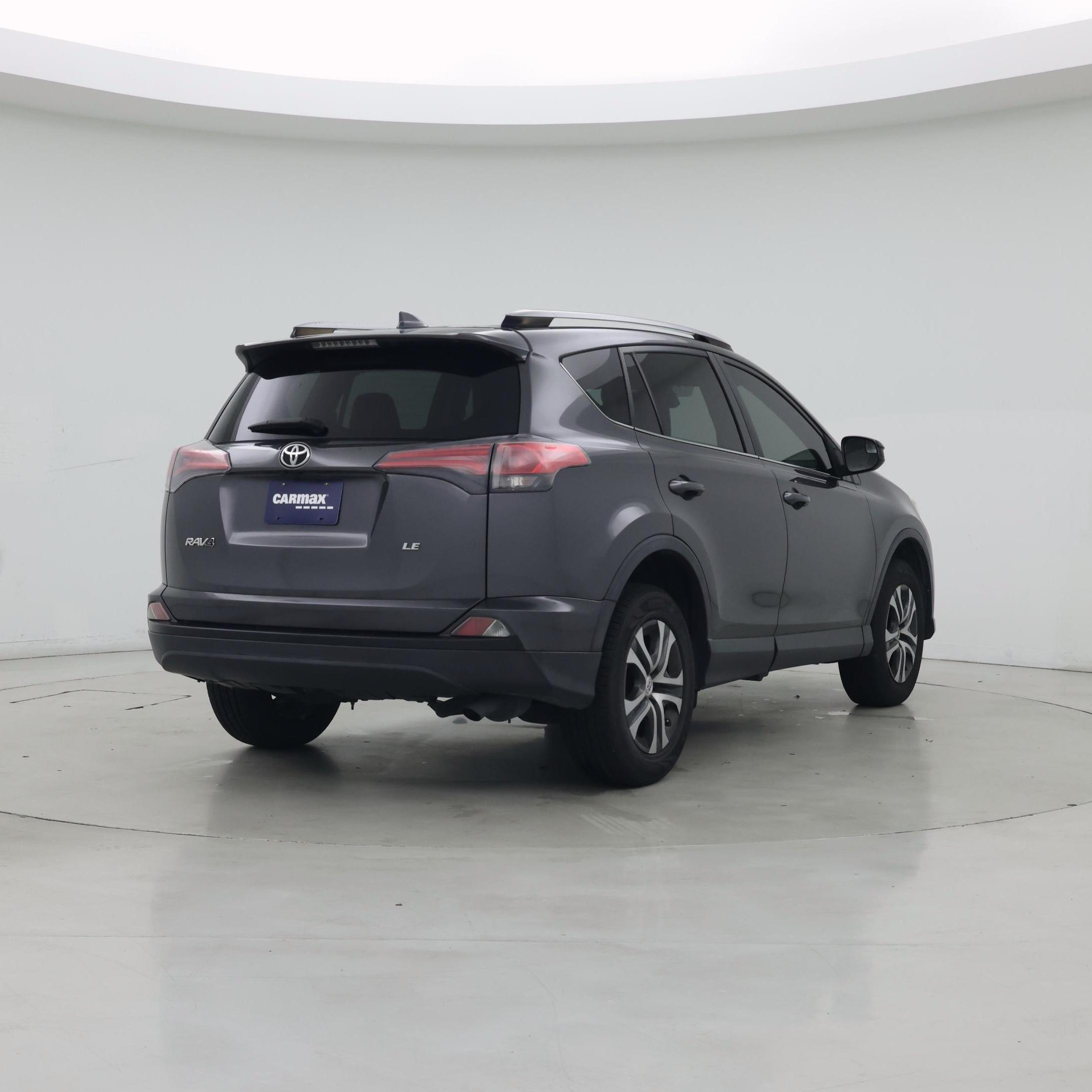 Thumbnail: 2017 Toyota RAV4 - 8