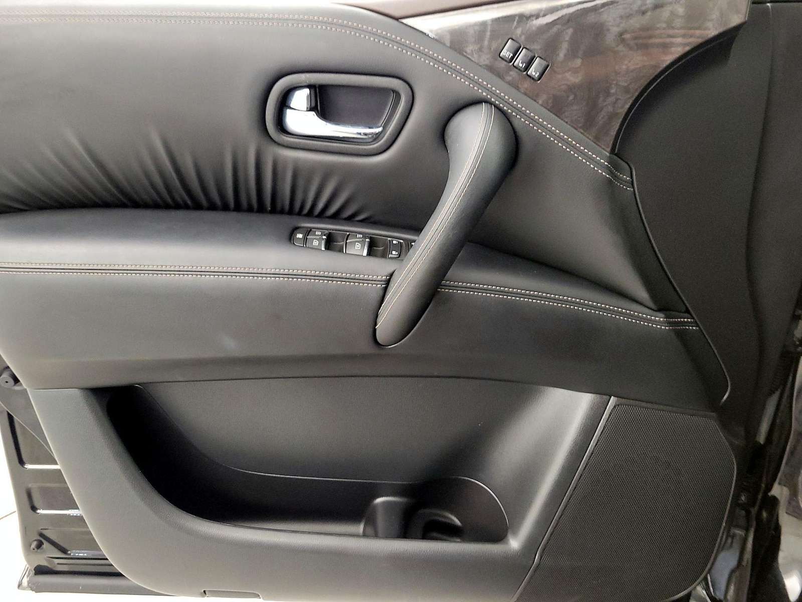 2023 Nissan Armada Platinum - Photo 13