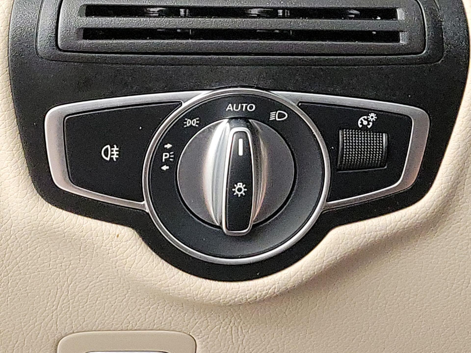 Thumbnail: 2022 Mercedes-Benz GLC - 13